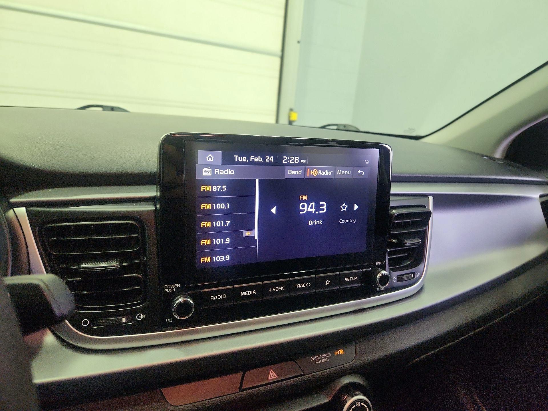 Thumbnail: 2023 Kia Rio - 15