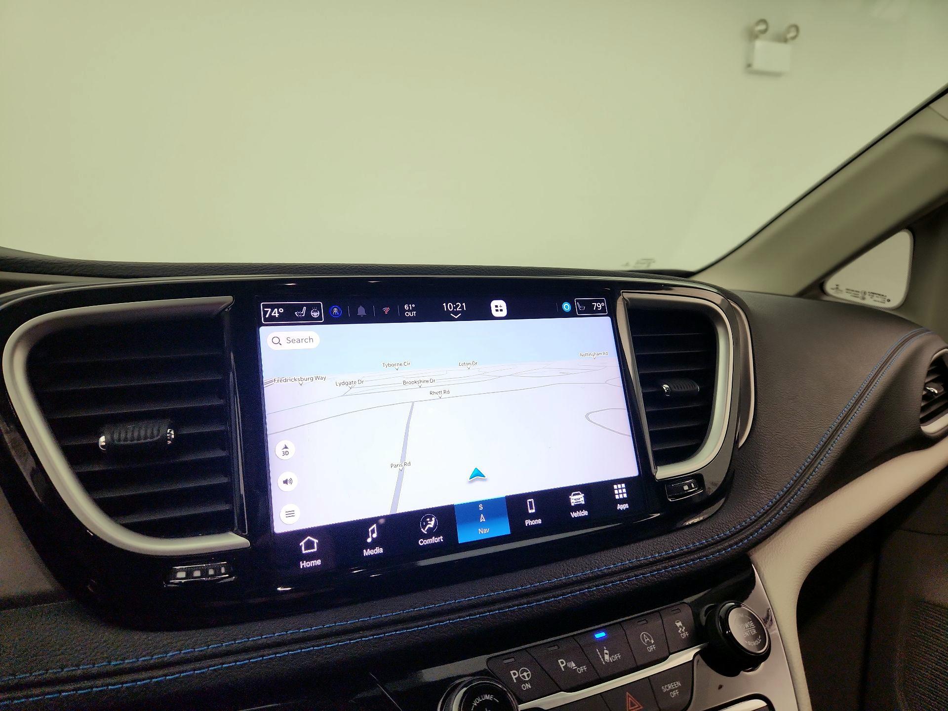 Thumbnail: 2021 Chrysler Pacifica - 14