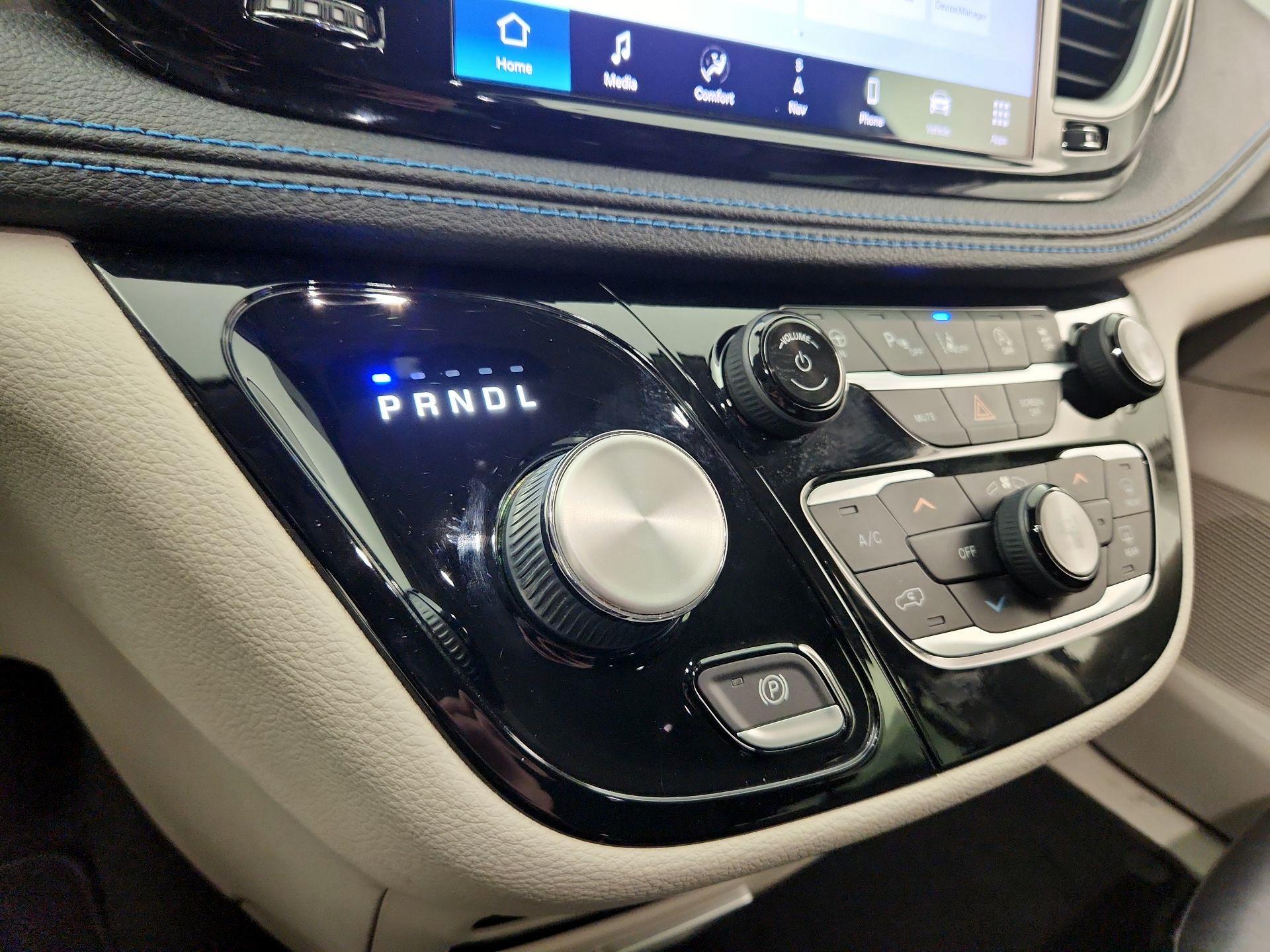 Thumbnail: 2021 Chrysler Pacifica - 18