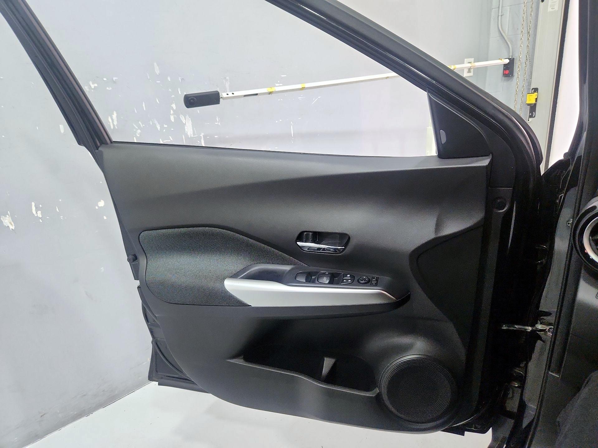 Thumbnail: 2018 Nissan Kicks - 12