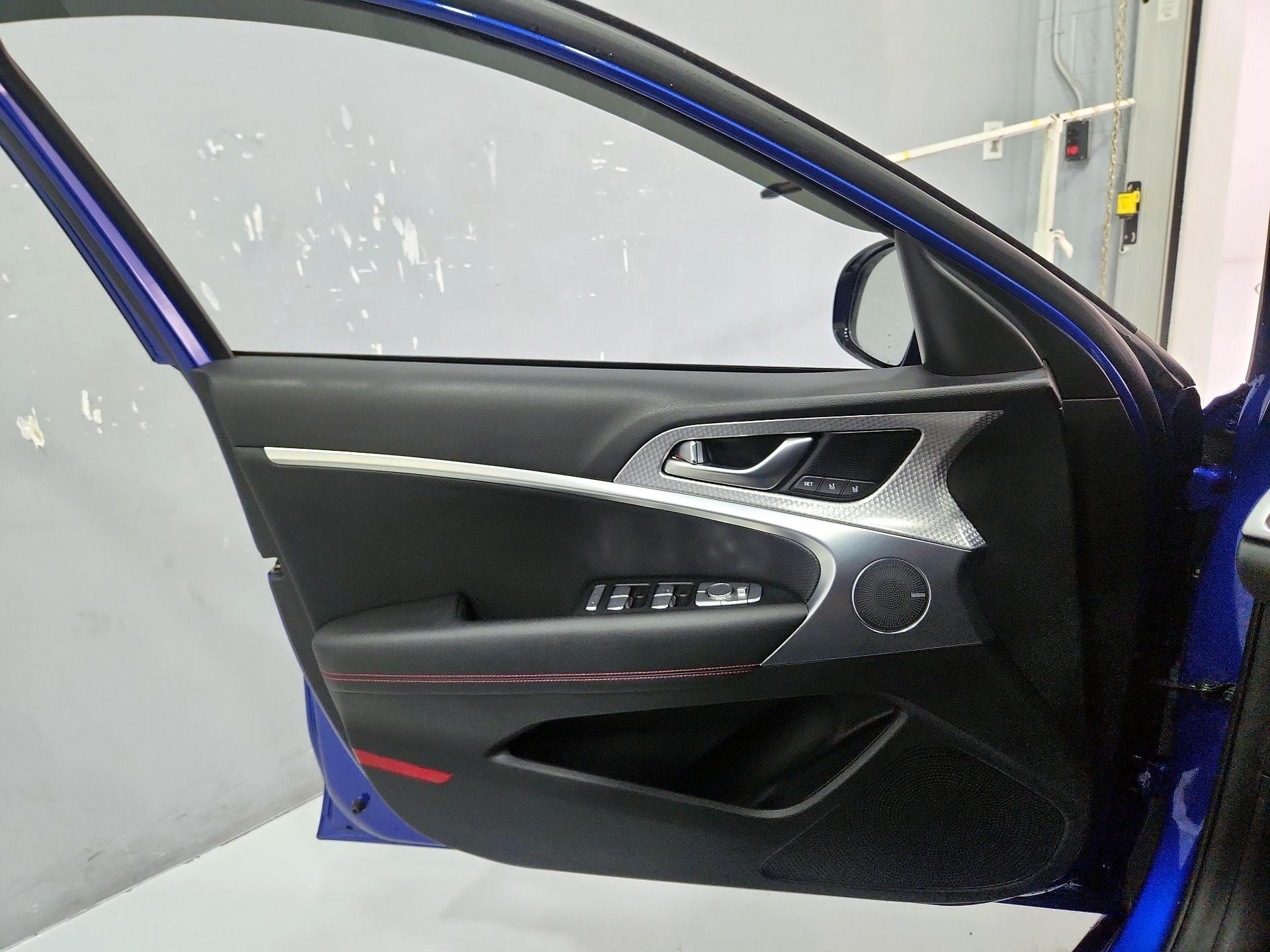 Thumbnail: 2022 Genesis G70 - 12