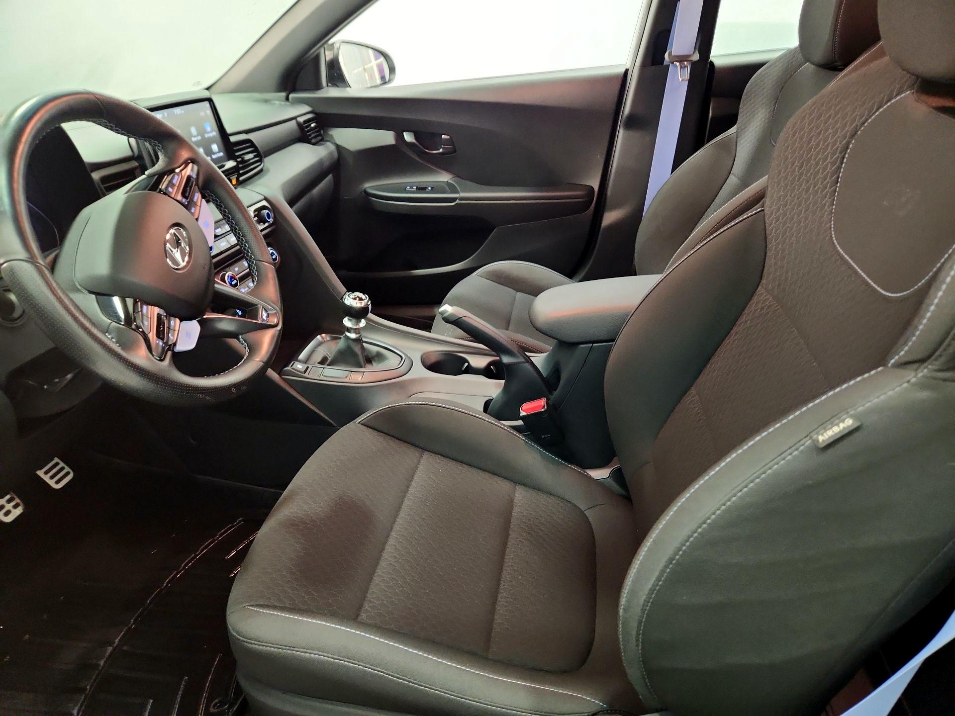 Thumbnail: 2020 Hyundai Veloster - 11