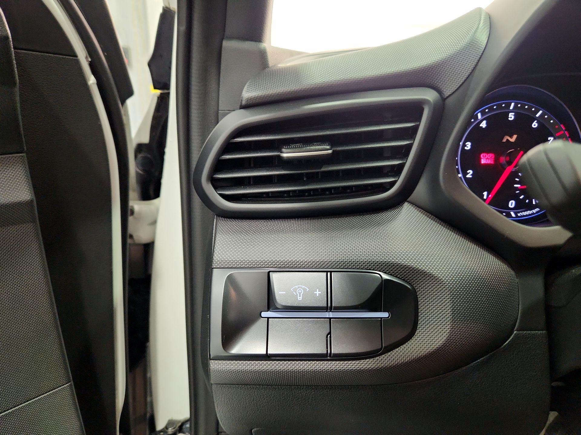 Thumbnail: 2020 Hyundai Veloster - 13