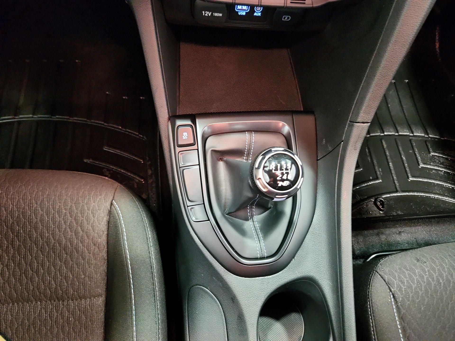 Thumbnail: 2020 Hyundai Veloster - 17