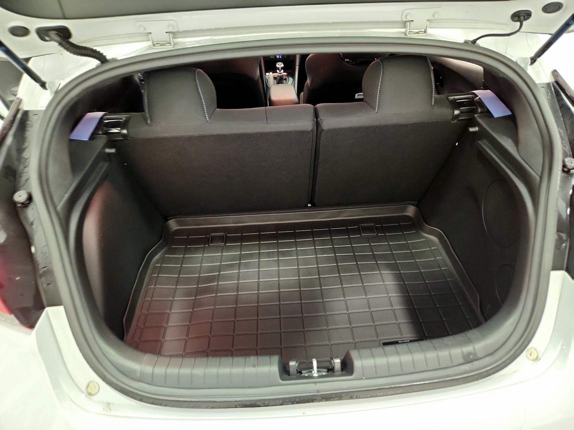 Thumbnail: 2020 Hyundai Veloster - 20