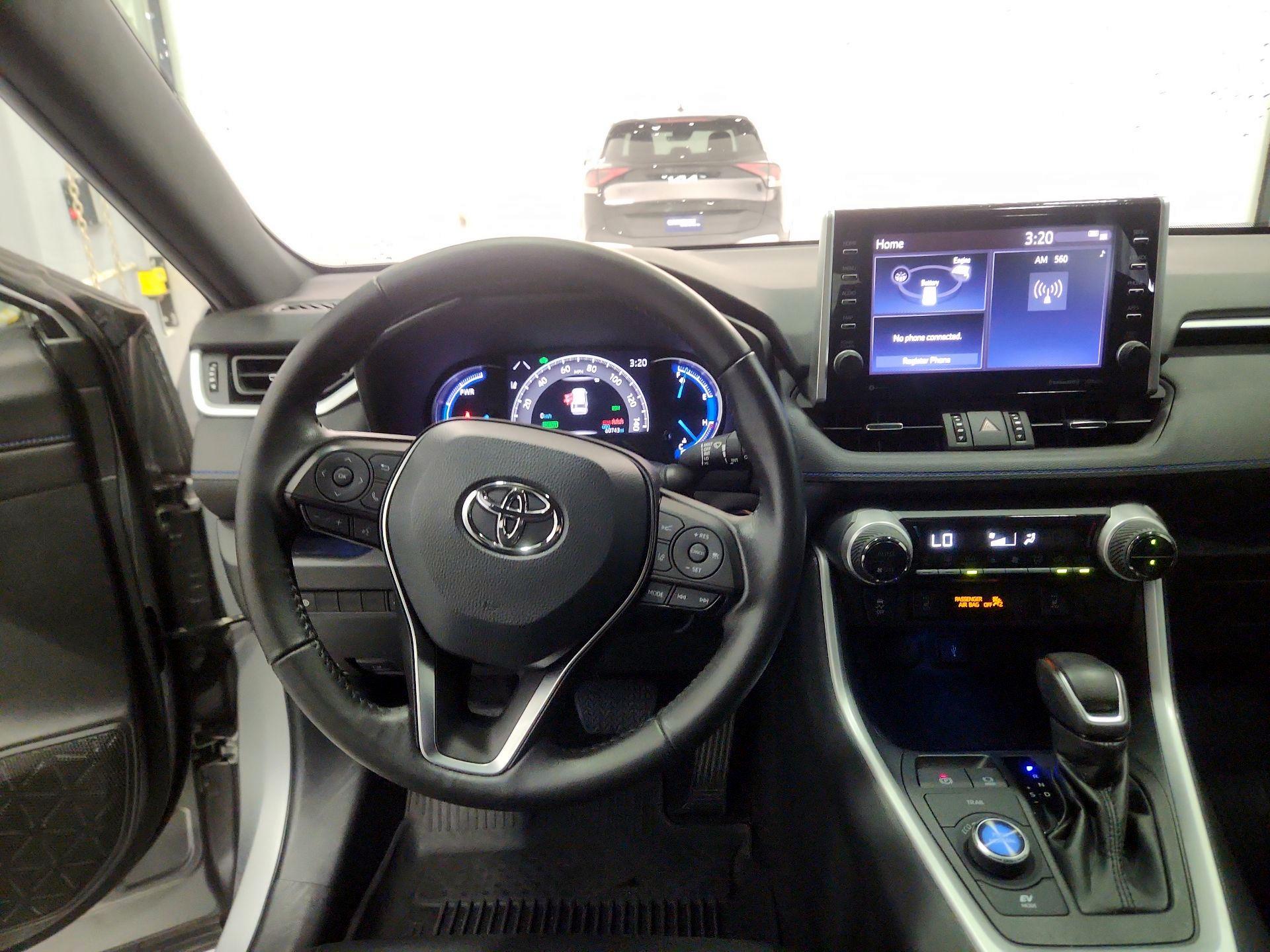 Thumbnail: 2022 Toyota RAV4 - 10