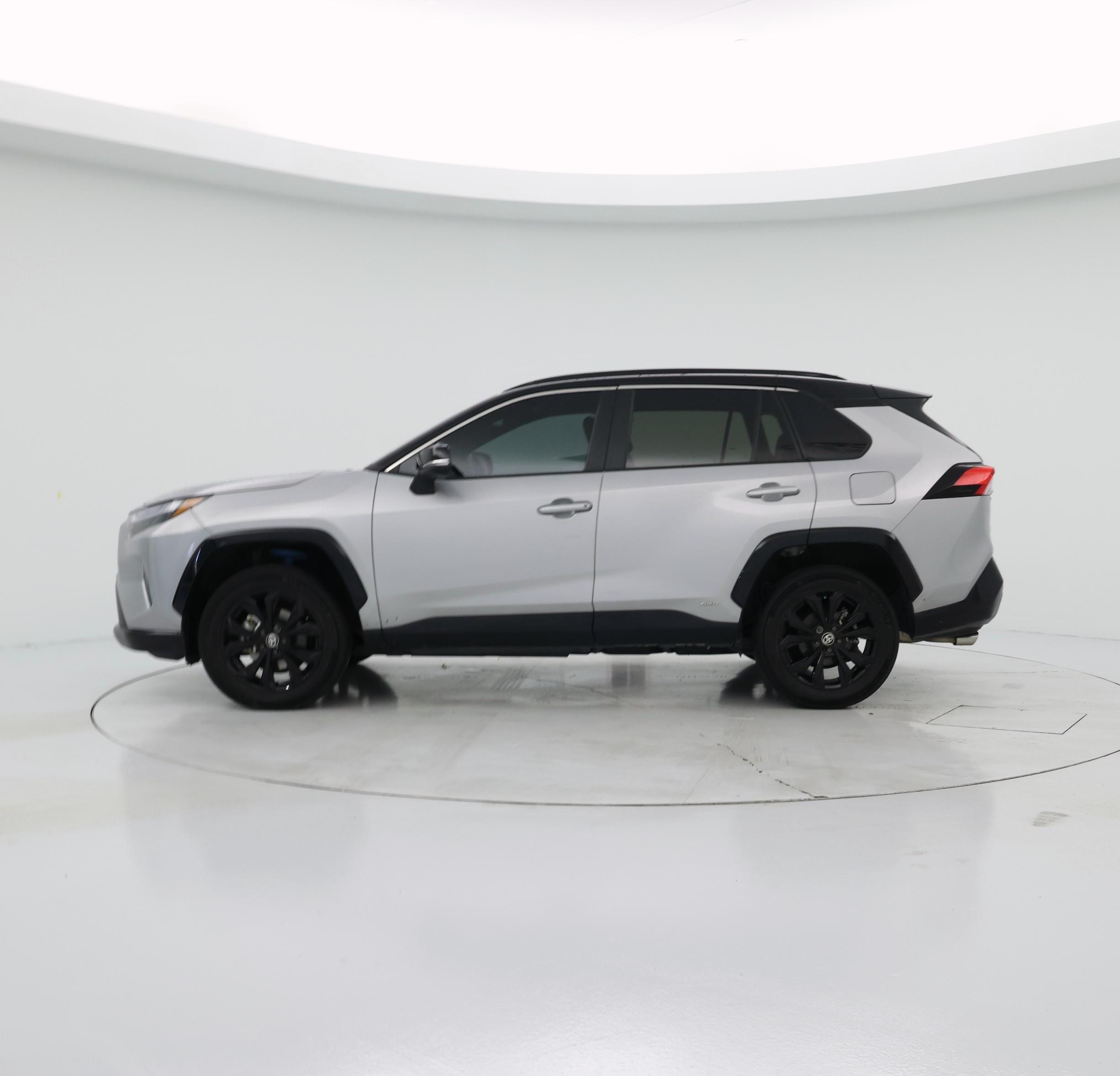 Thumbnail: 2022 Toyota RAV4 - 3