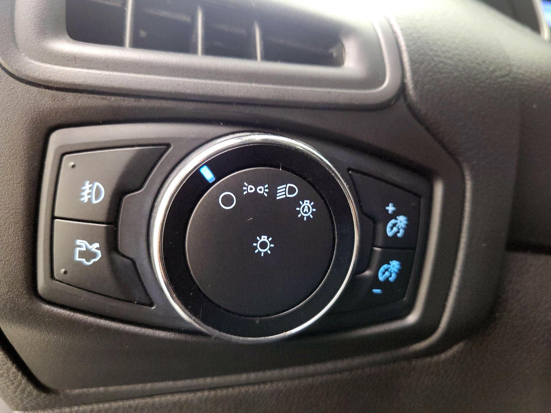 Thumbnail: 2014 Ford Focus - 13