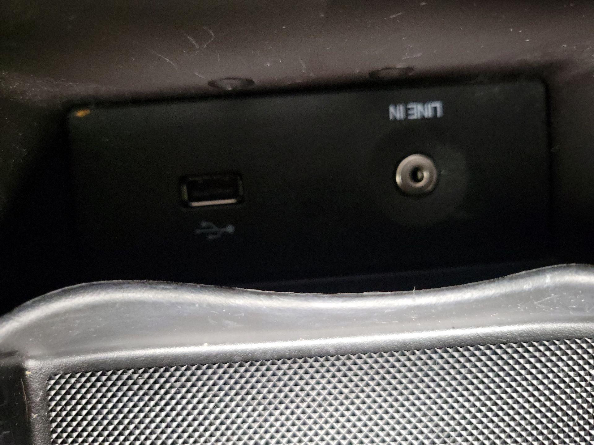 Thumbnail: 2014 Ford Focus - 17