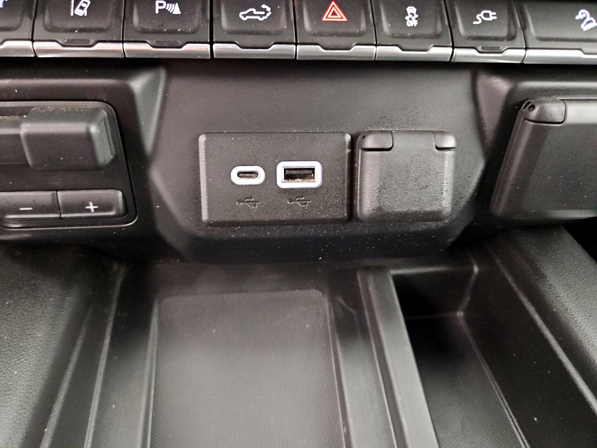 Thumbnail: 2023 Chevrolet Silverado 3500 - 19