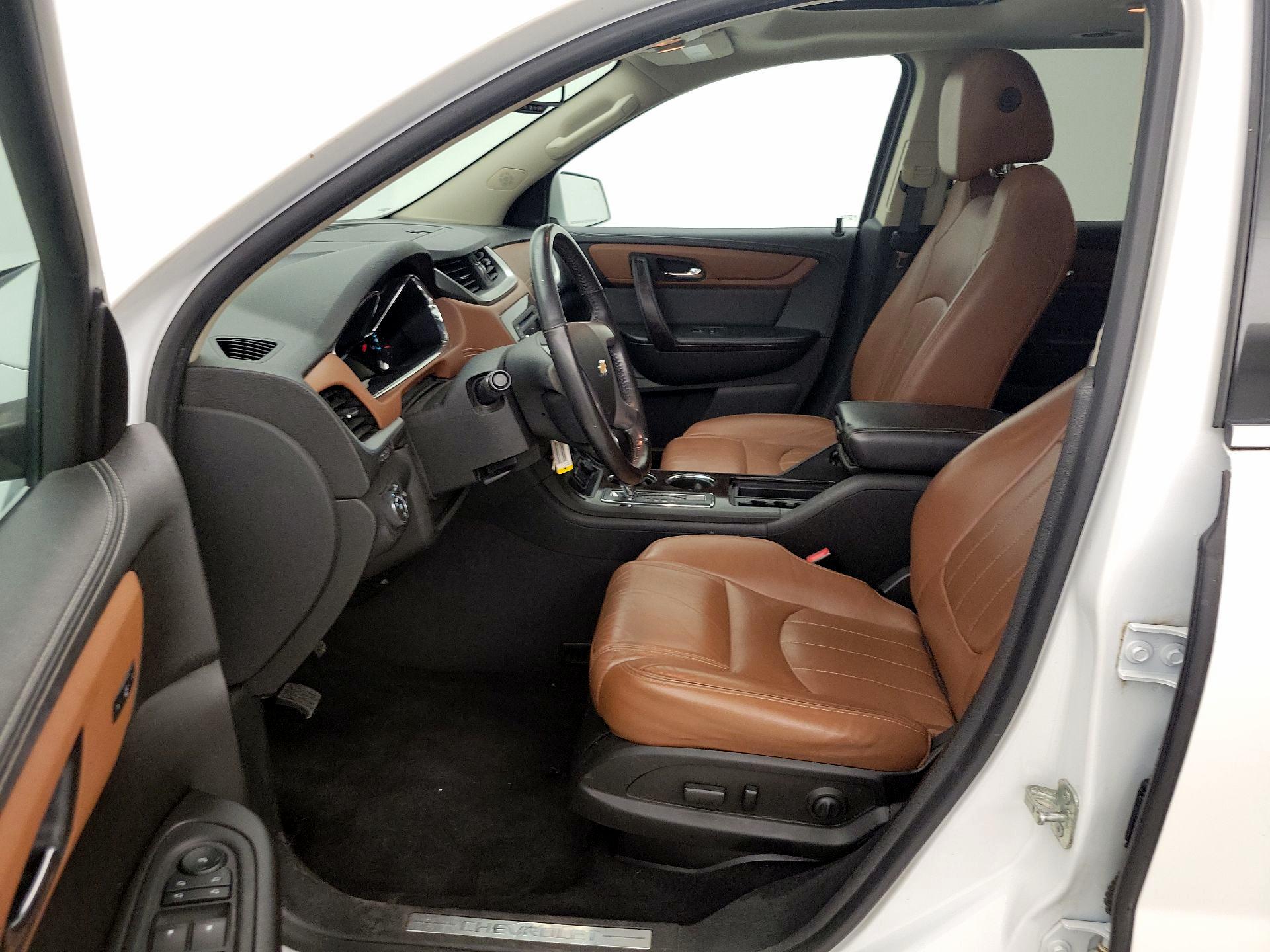 Thumbnail: 2017 Chevrolet Traverse - 11