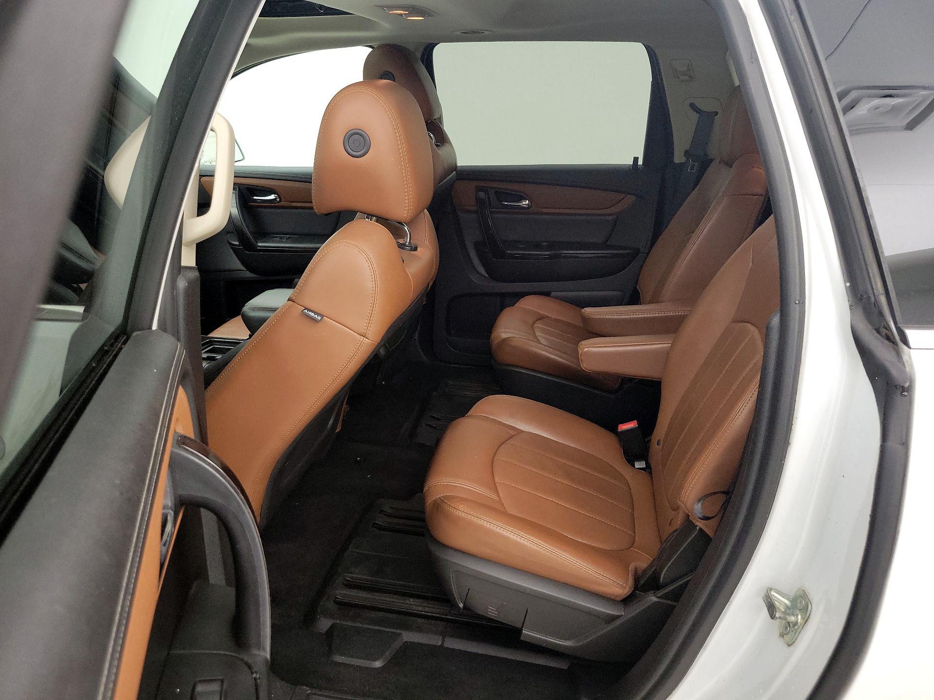 Thumbnail: 2017 Chevrolet Traverse - 20