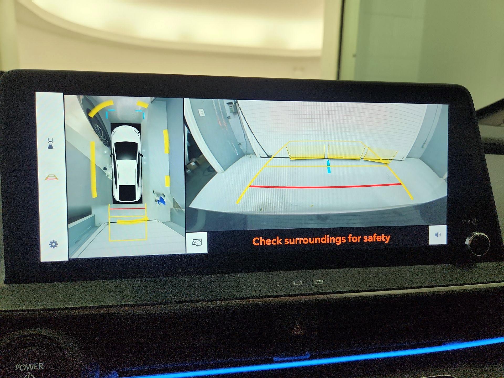 Thumbnail: 2023 Toyota Prius - 14