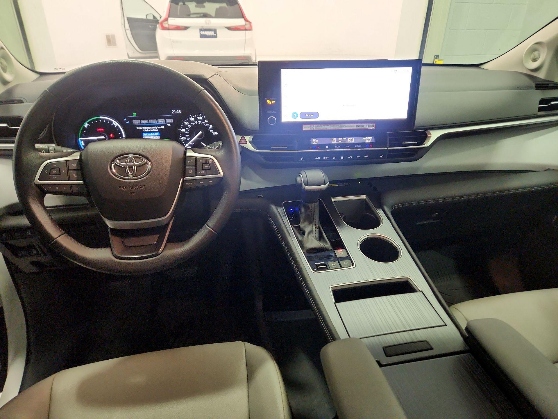 Thumbnail: 2025 Toyota Sienna - 9