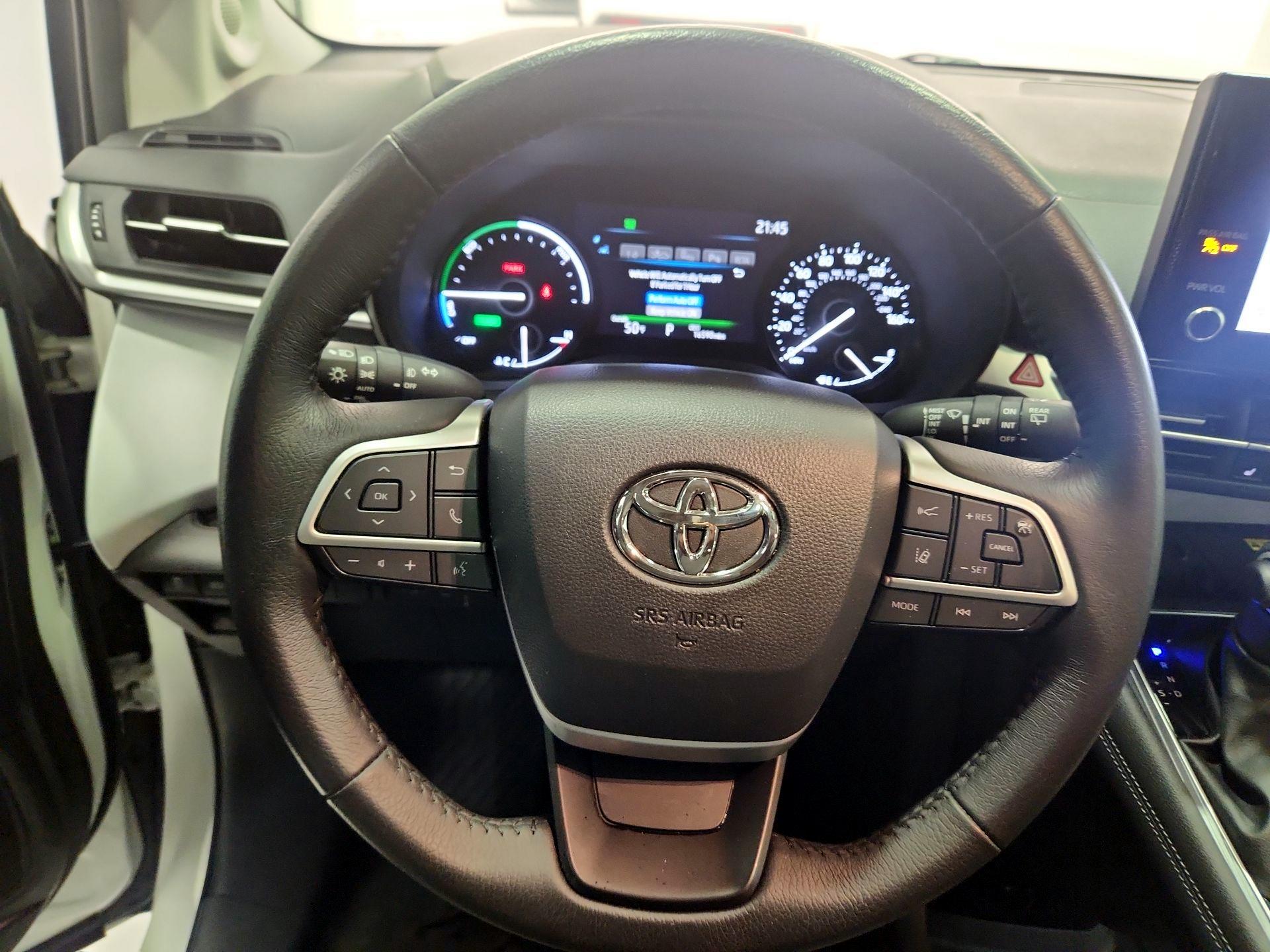 Thumbnail: 2025 Toyota Sienna - 10