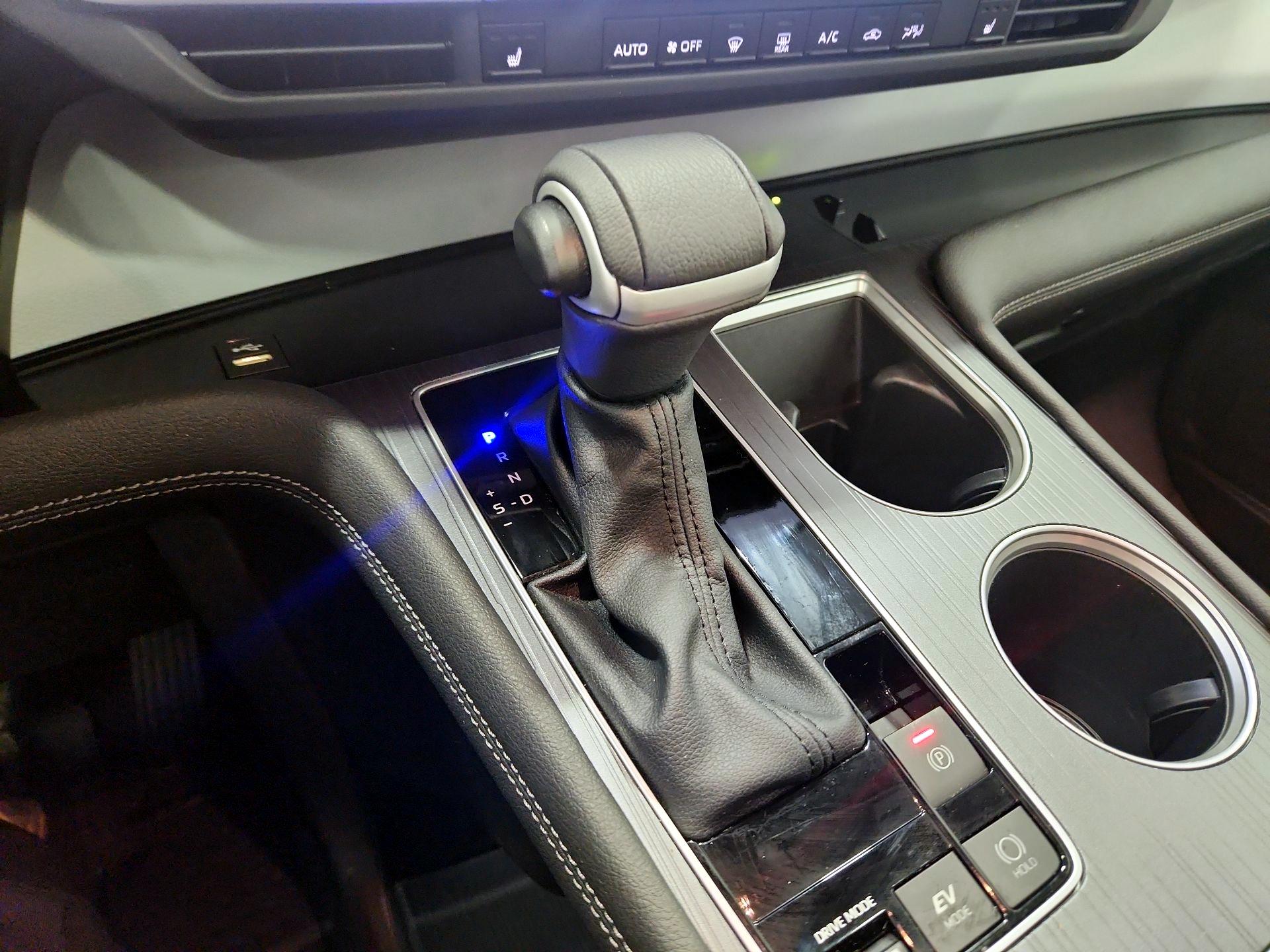 Thumbnail: 2025 Toyota Sienna - 18