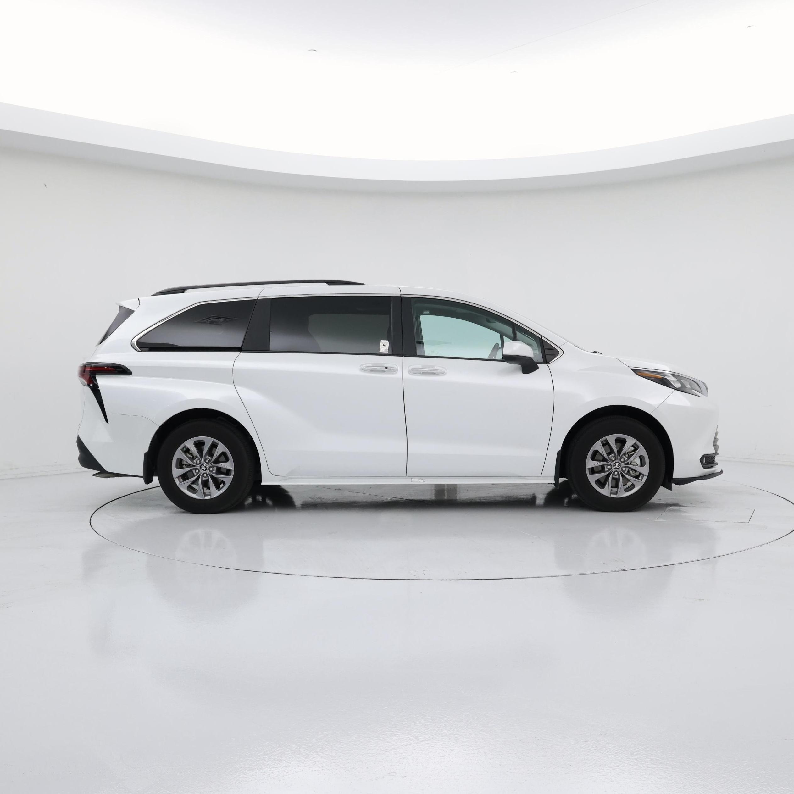 Thumbnail: 2025 Toyota Sienna - 7