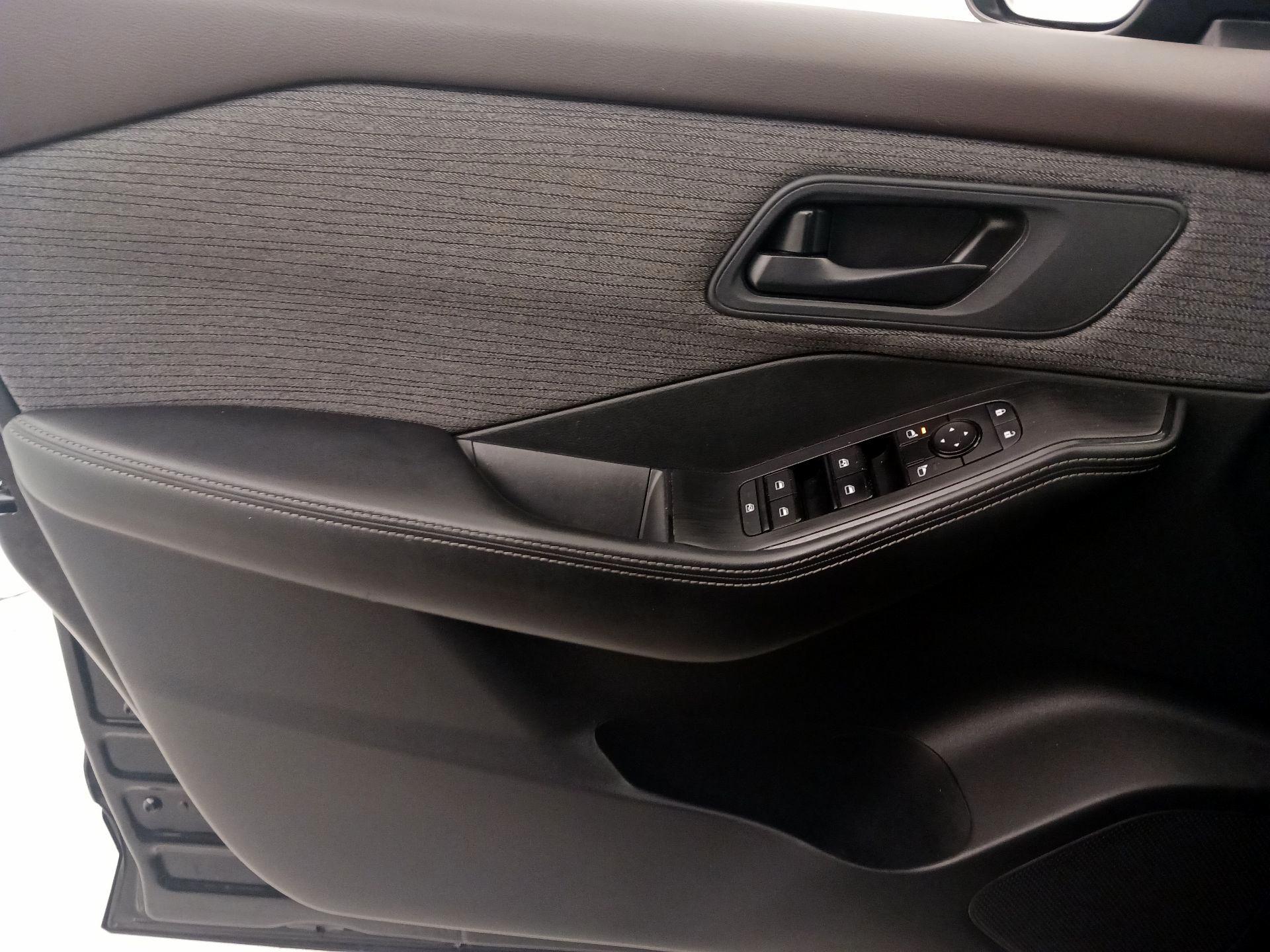 Thumbnail: 2021 Nissan Rogue - 12