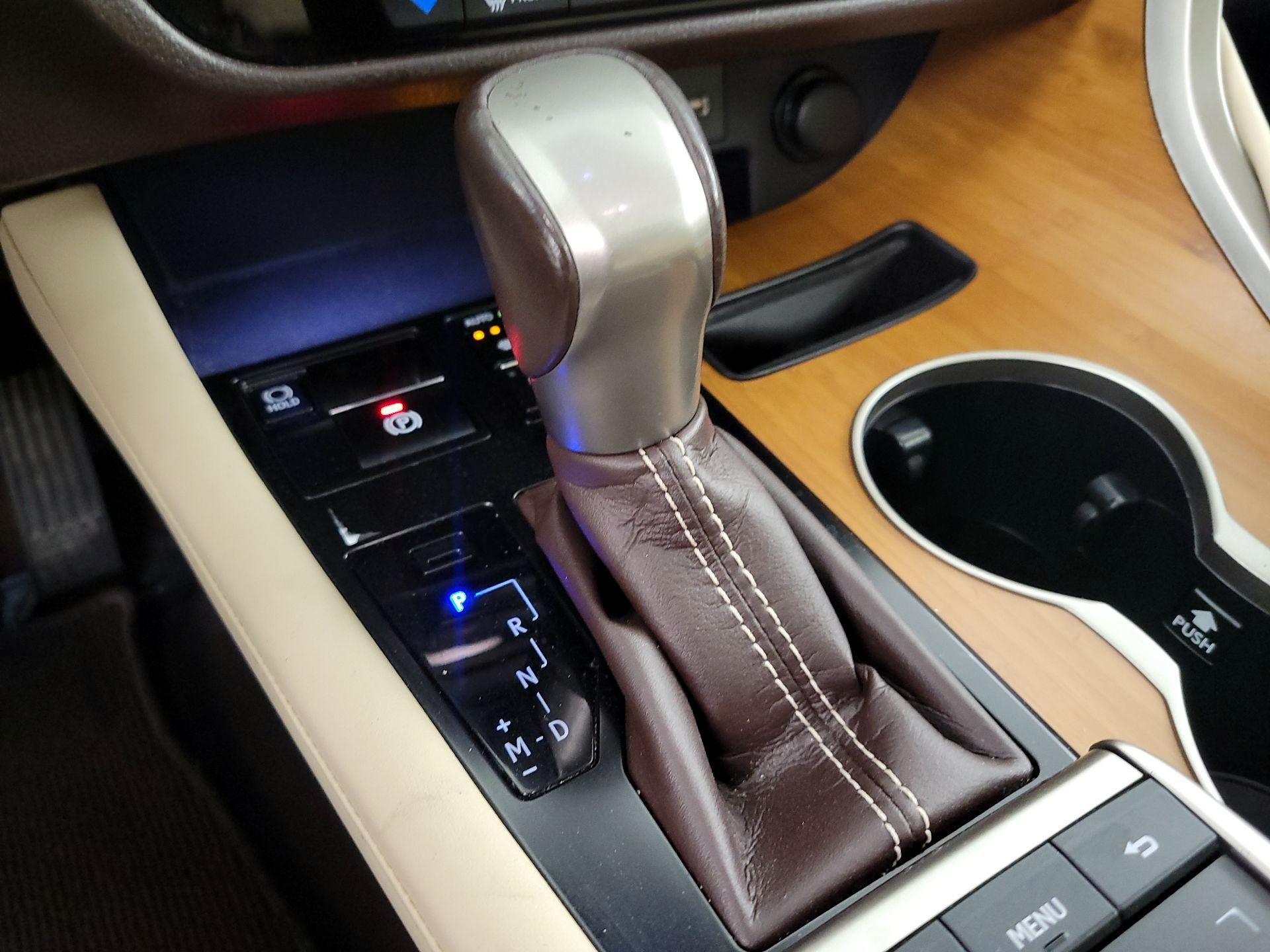 Thumbnail: 2020 Lexus RX - 17