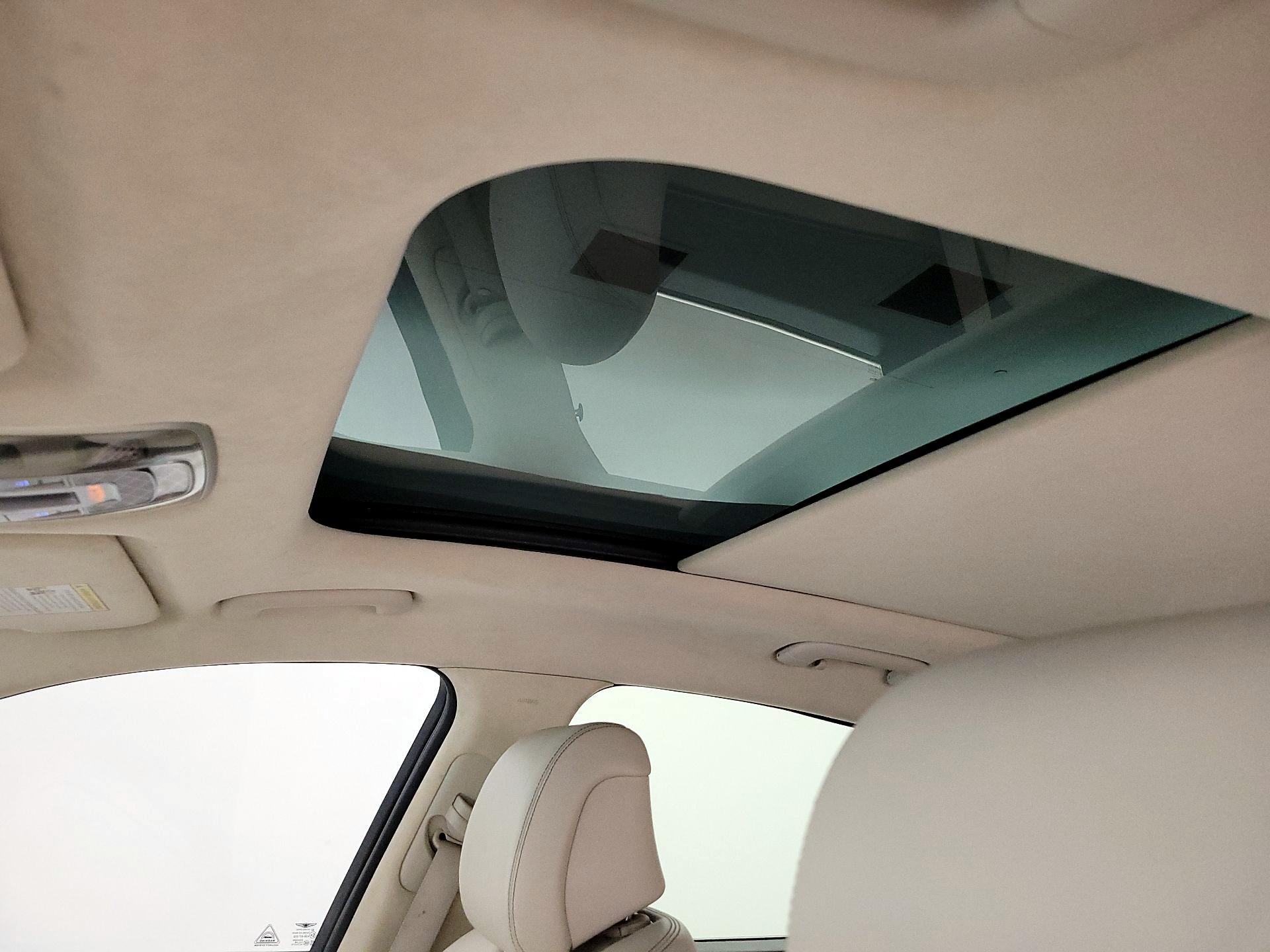 Thumbnail: 2022 Genesis GV70 - 20