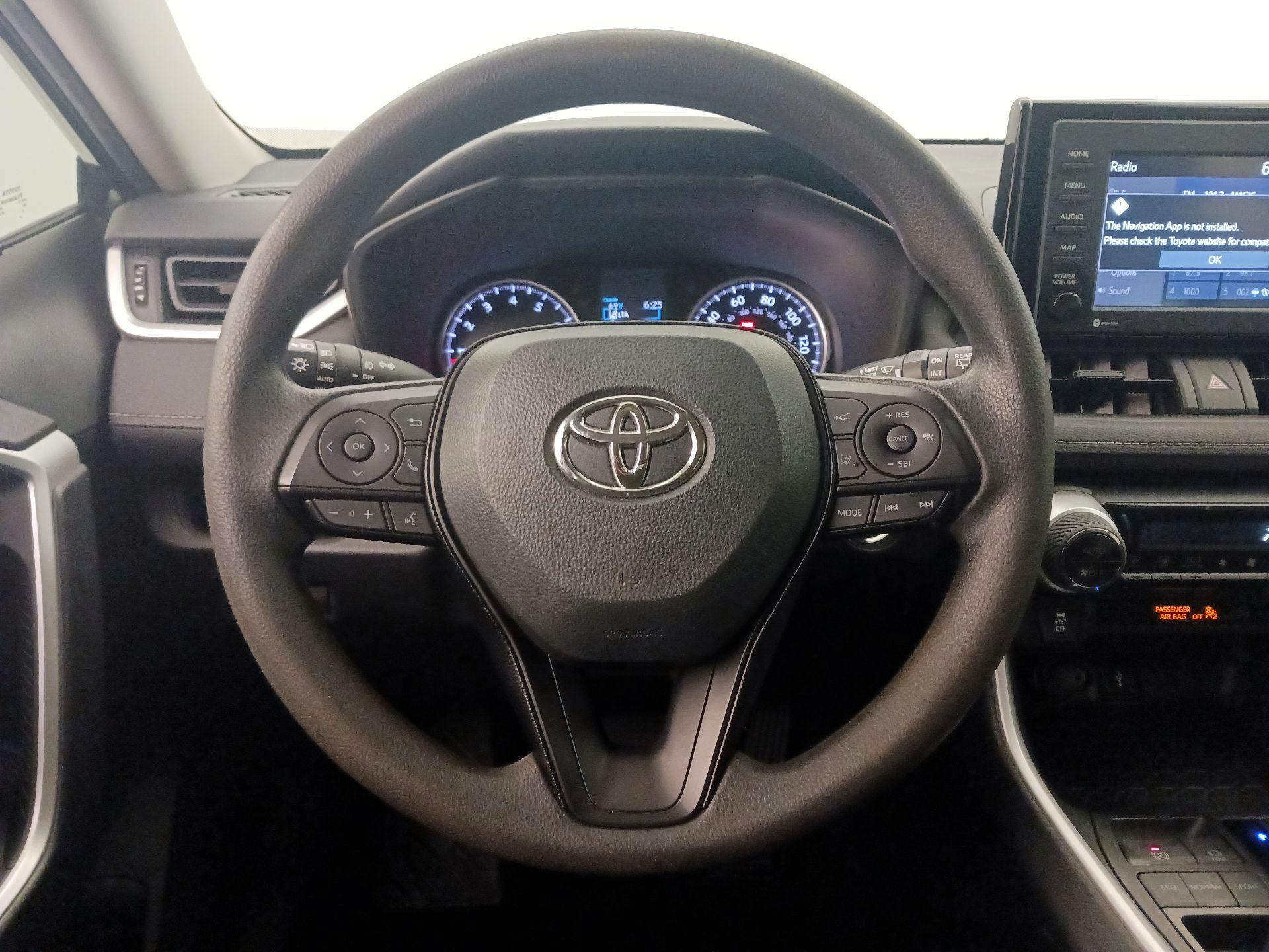 Thumbnail: 2021 Toyota RAV4 - 10