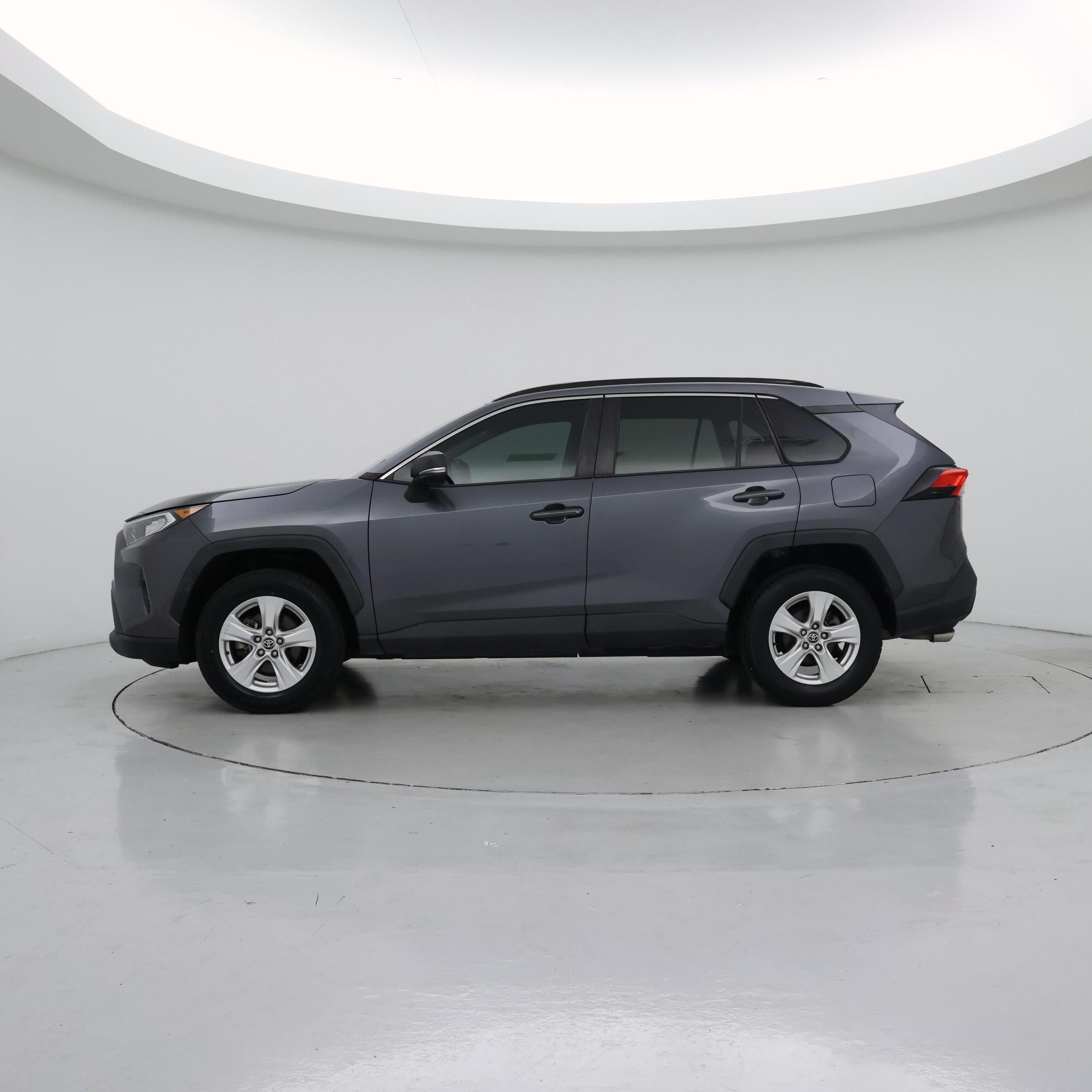 Thumbnail: 2021 Toyota RAV4 - 3