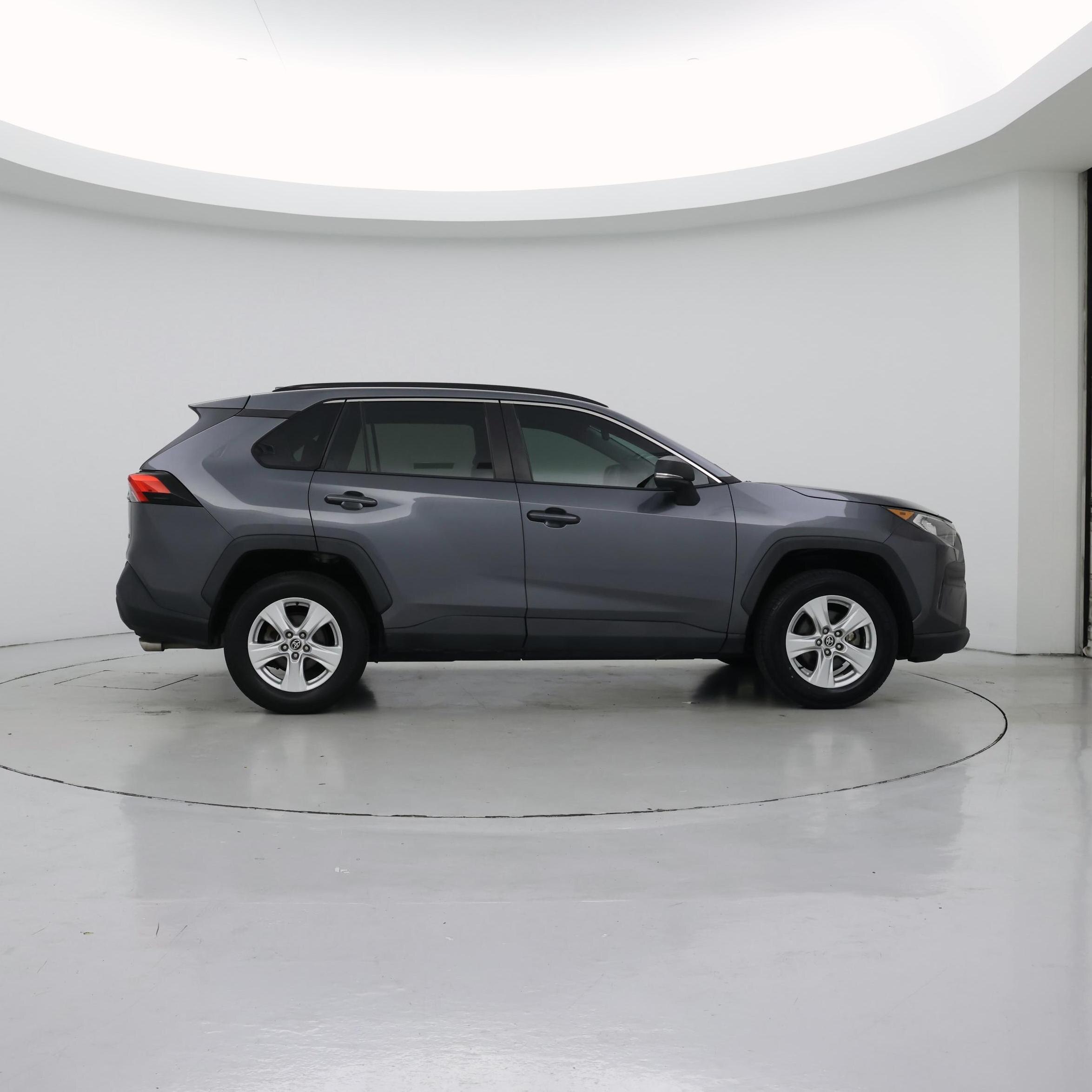 Thumbnail: 2021 Toyota RAV4 - 7