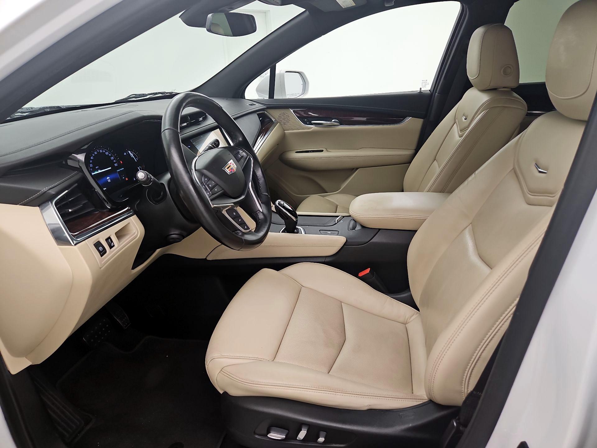 Thumbnail: 2019 Cadillac XT5 - 11