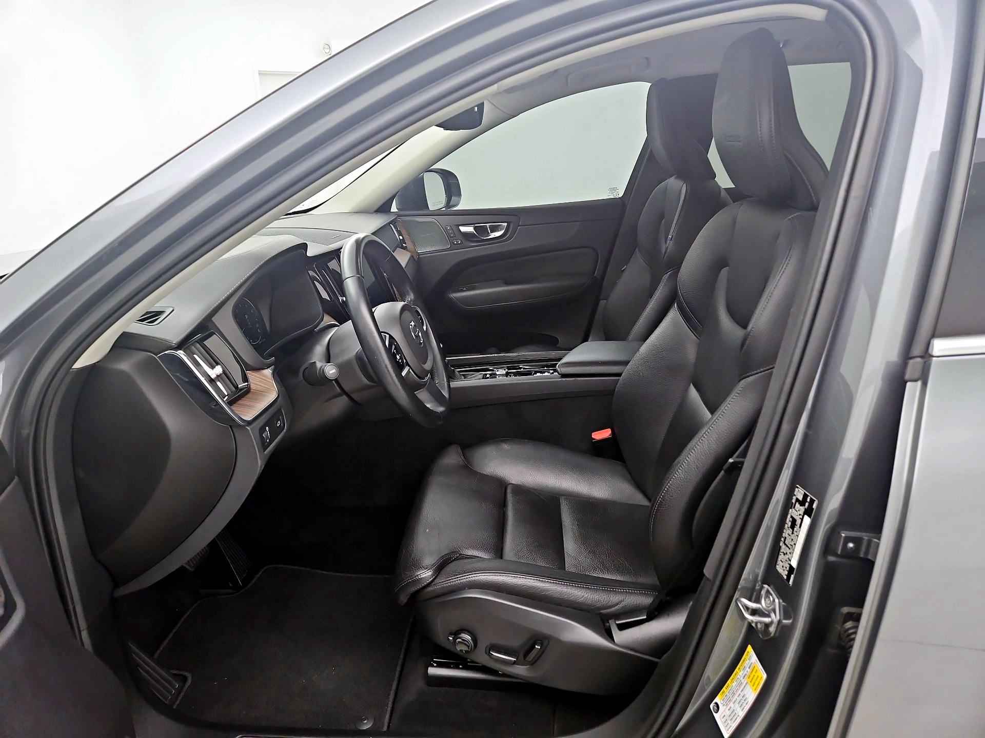 Thumbnail: 2020 Volvo XC60 - 11