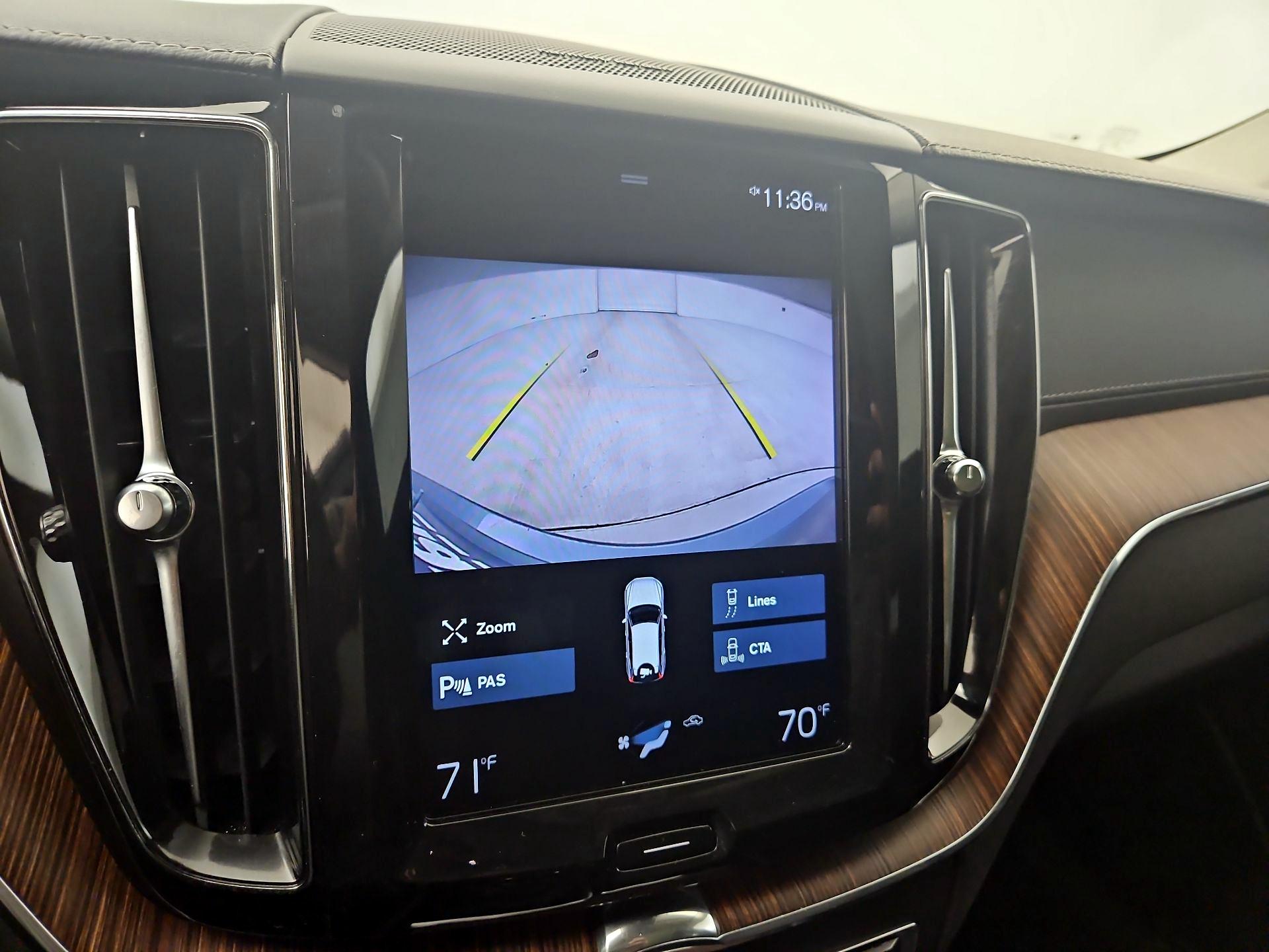 Thumbnail: 2020 Volvo XC60 - 14