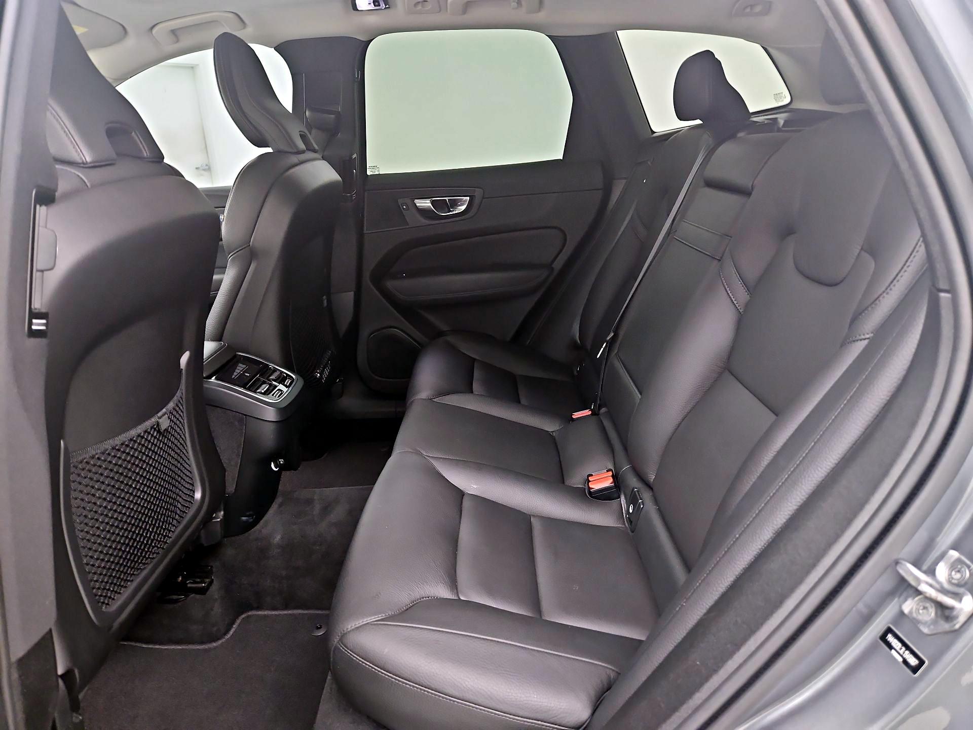 Thumbnail: 2020 Volvo XC60 - 20