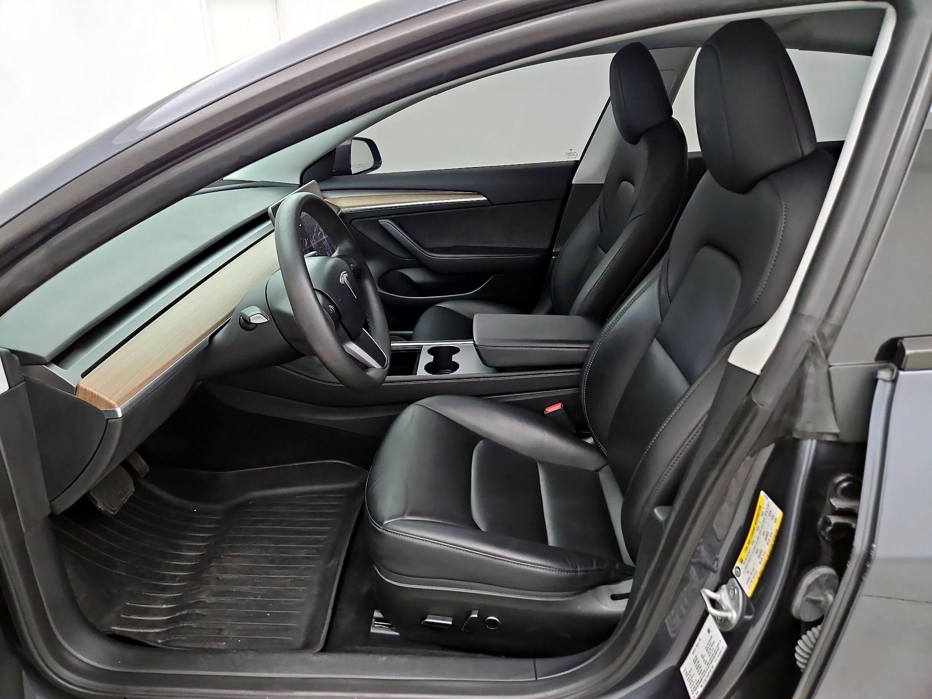 Thumbnail: 2023 Tesla Model 3 - 11