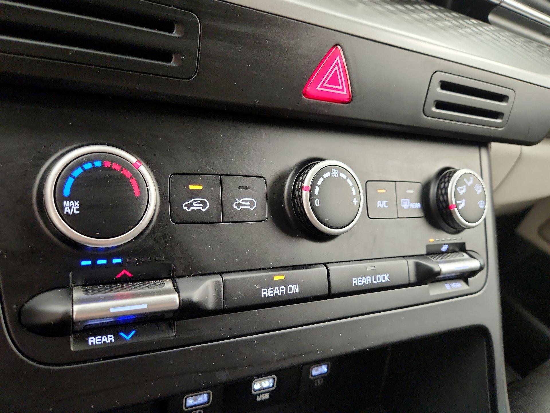 Thumbnail: 2024 Kia Carnival - 16