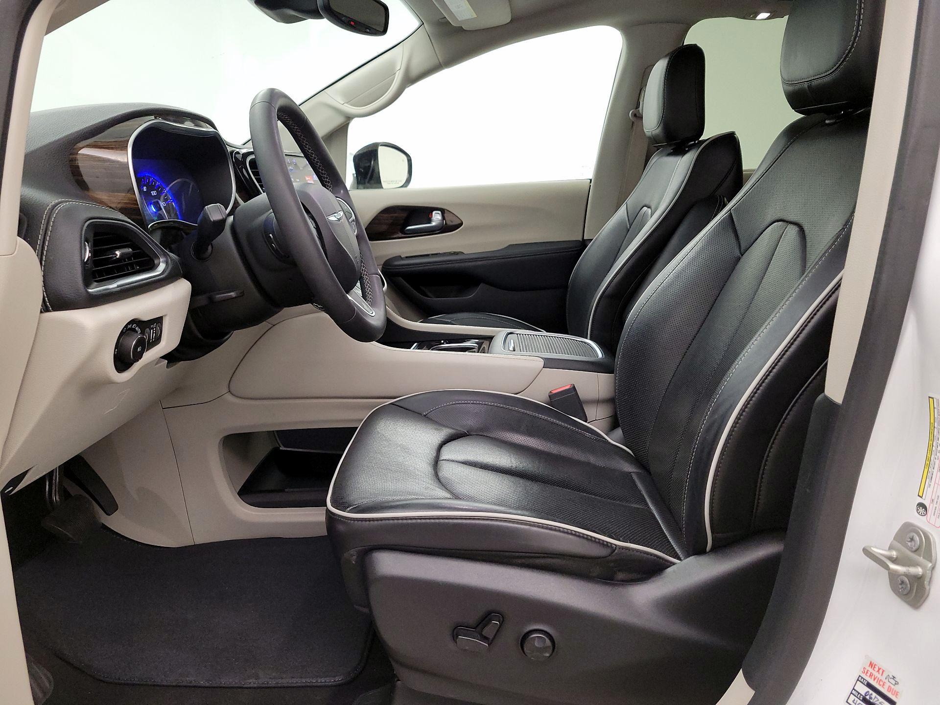 Thumbnail: 2023 Chrysler Pacifica - 11