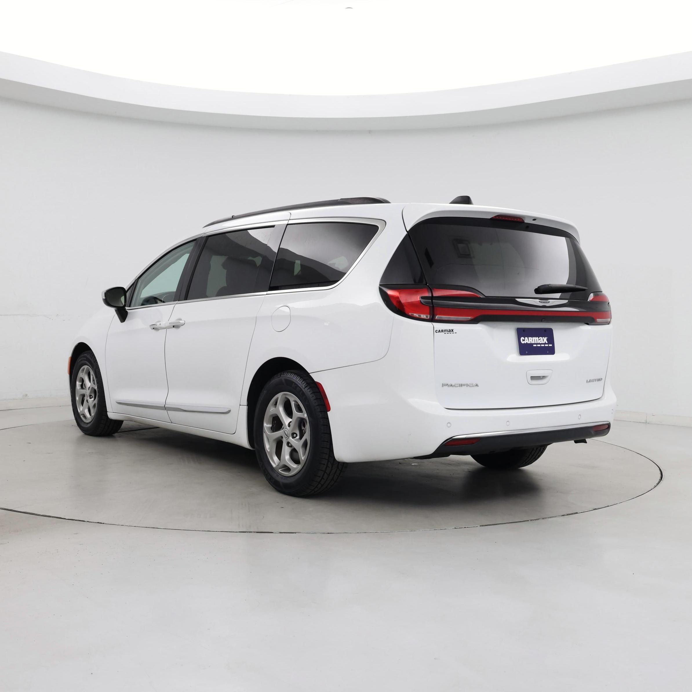 Thumbnail: 2023 Chrysler Pacifica - 2