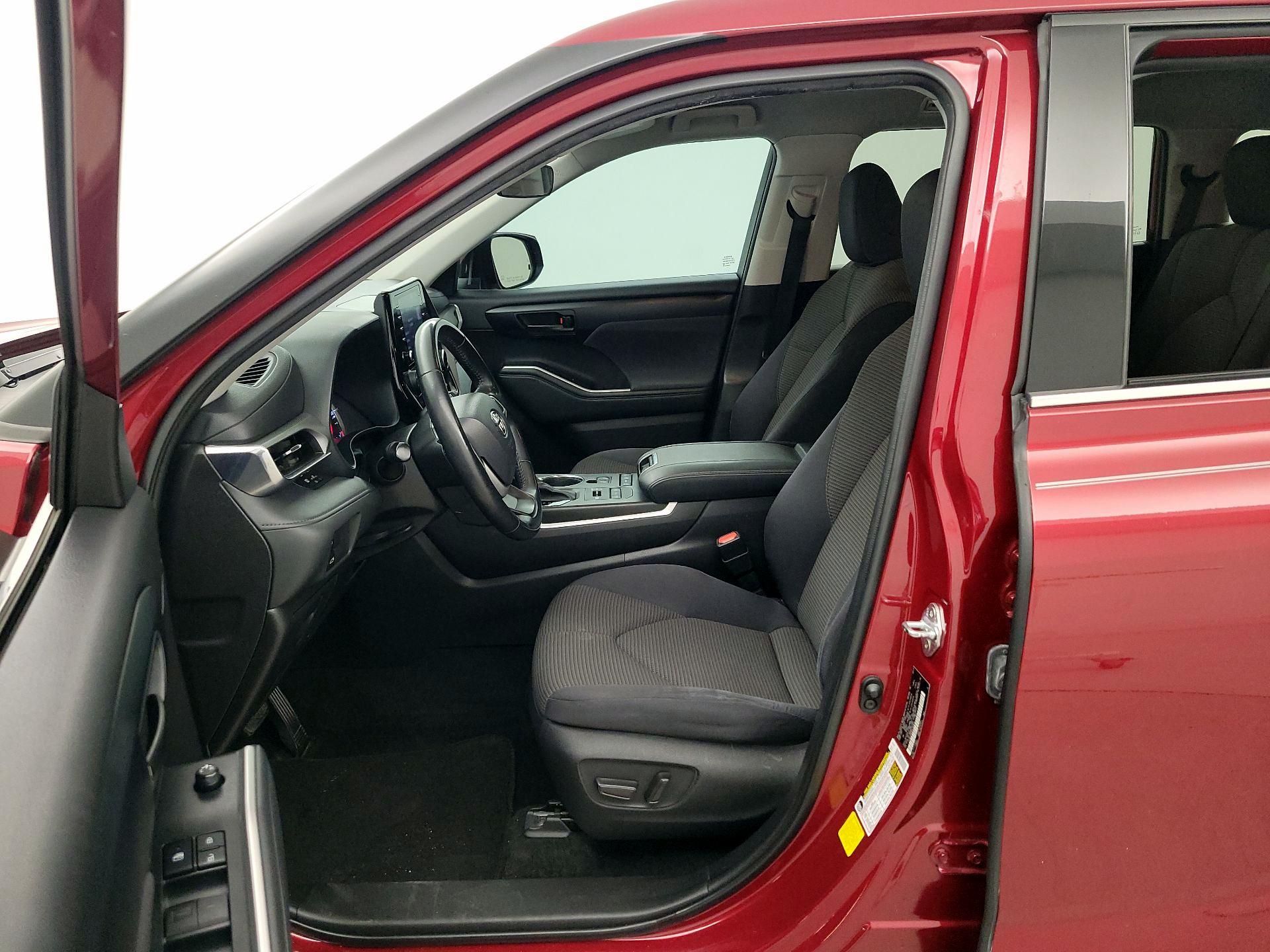 Thumbnail: 2022 Toyota Highlander - 11