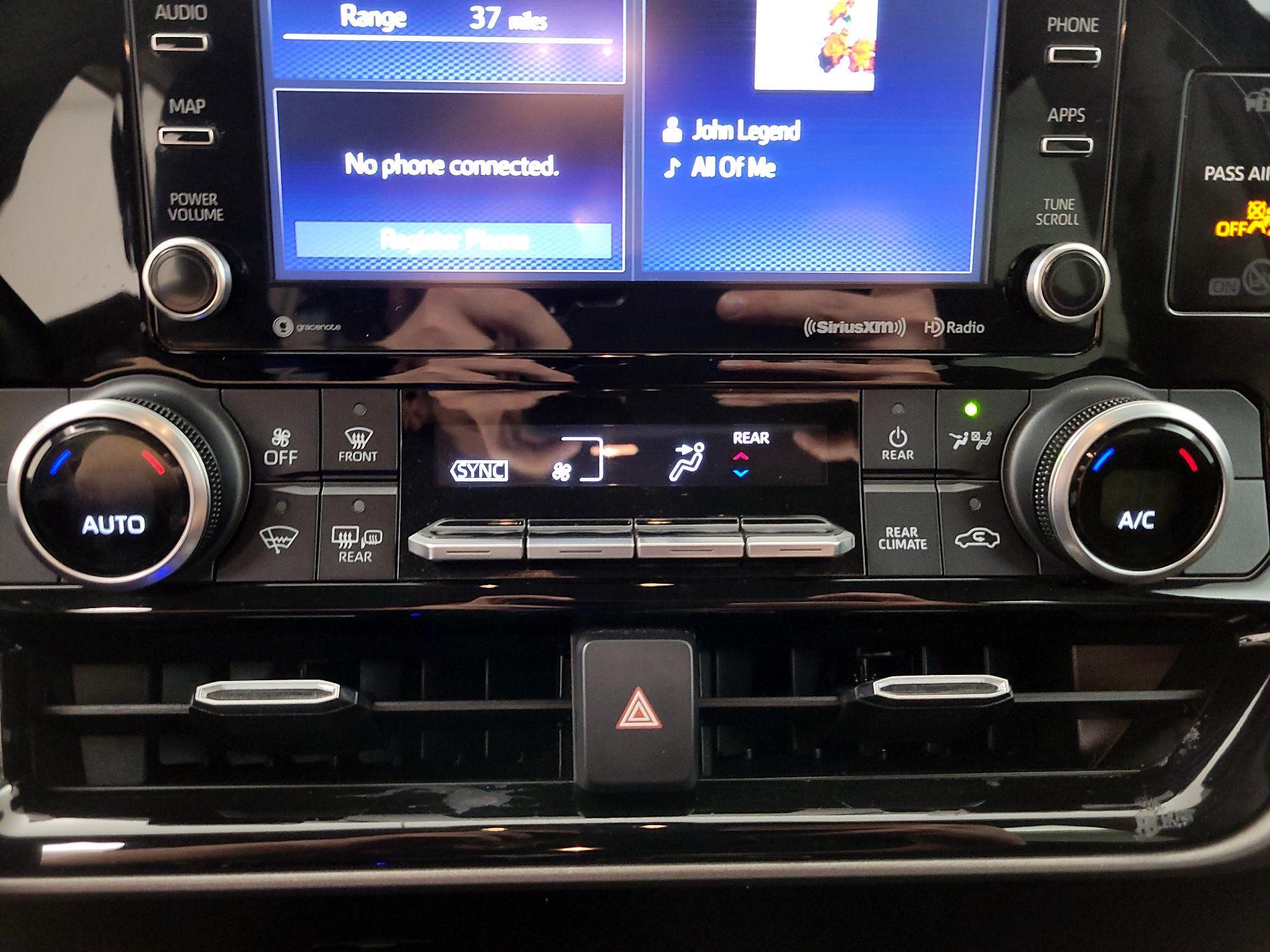 Thumbnail: 2022 Toyota Highlander - 16