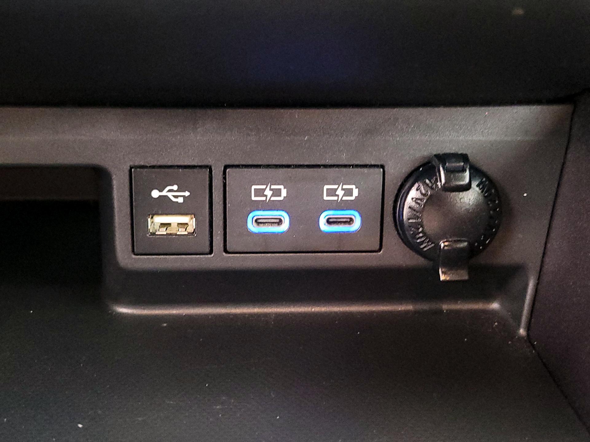 Thumbnail: 2022 Toyota Highlander - 18