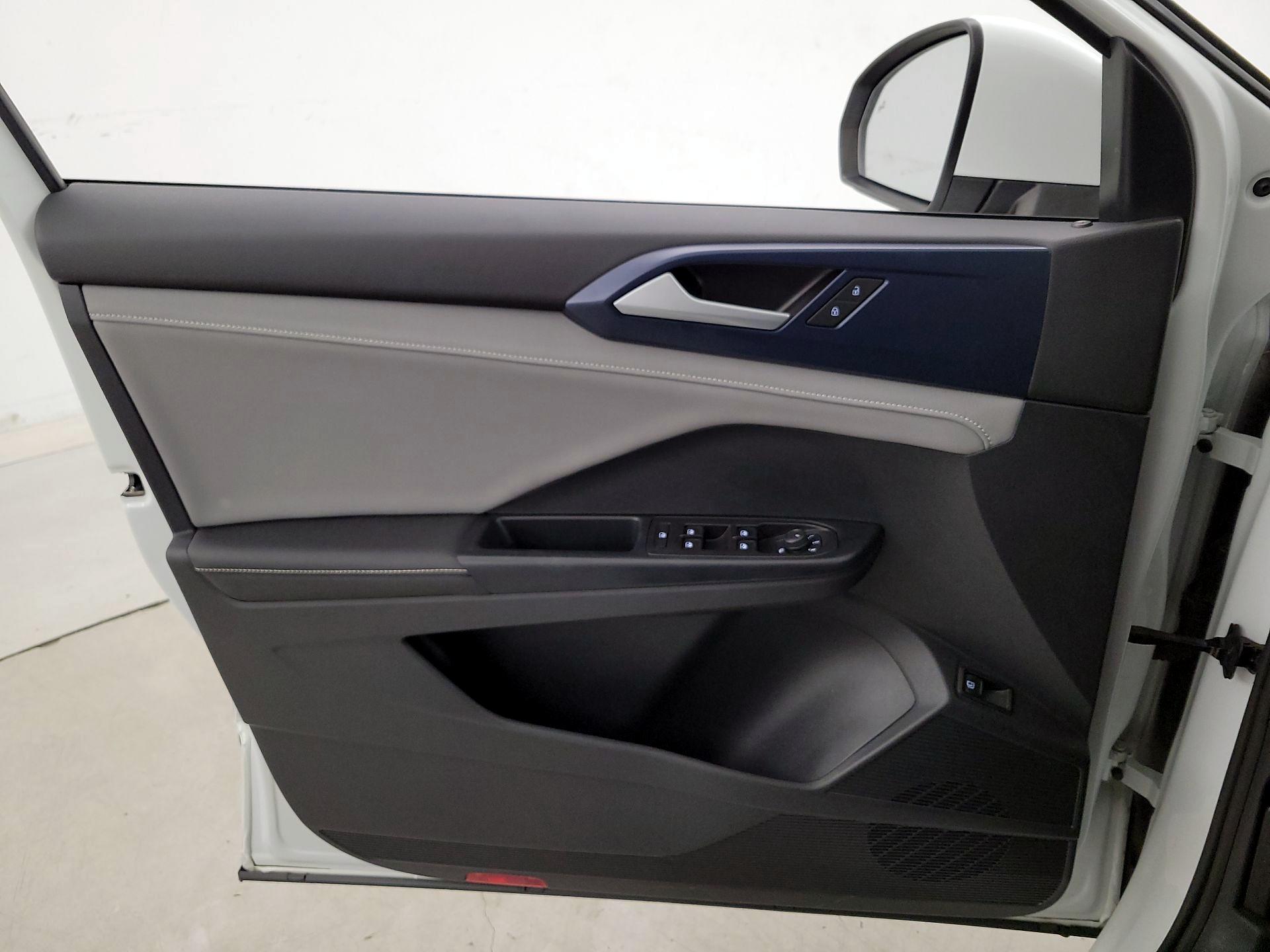 Thumbnail: 2024 Volkswagen Taos - 12