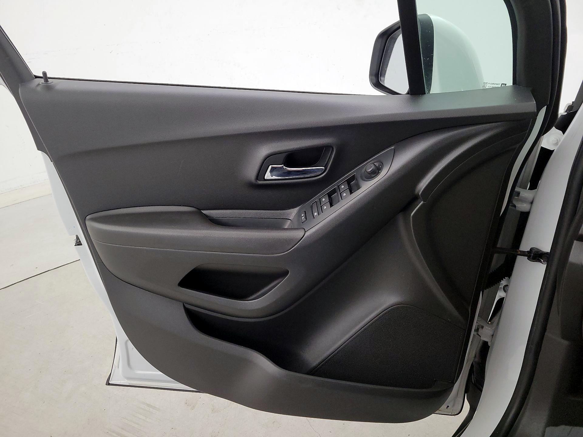 Thumbnail: 2020 Chevrolet Trax - 12