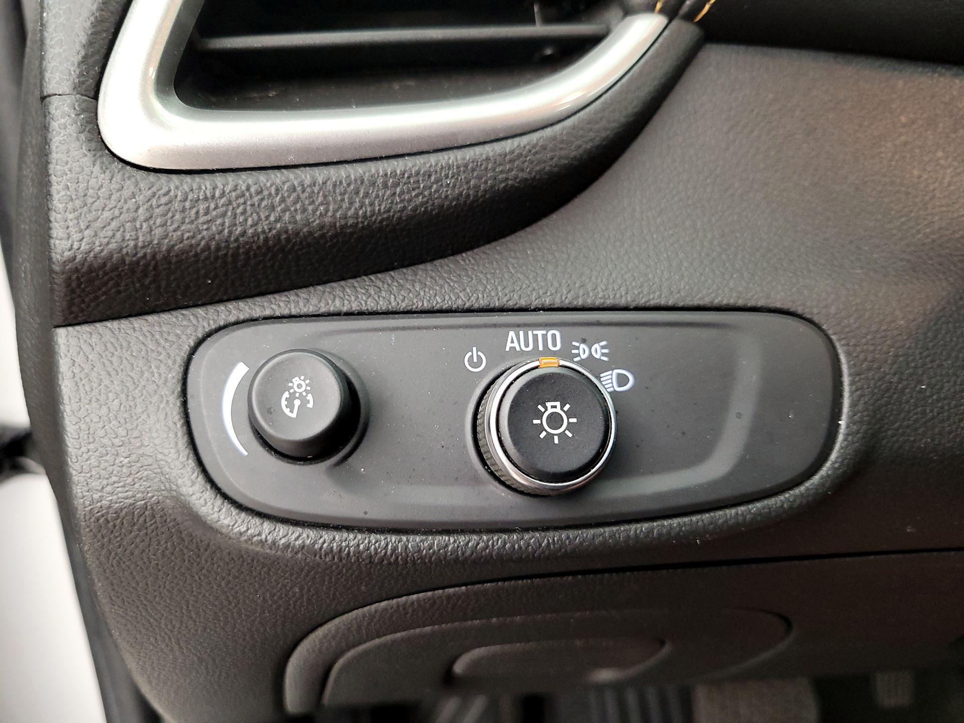 Thumbnail: 2020 Chevrolet Trax - 13