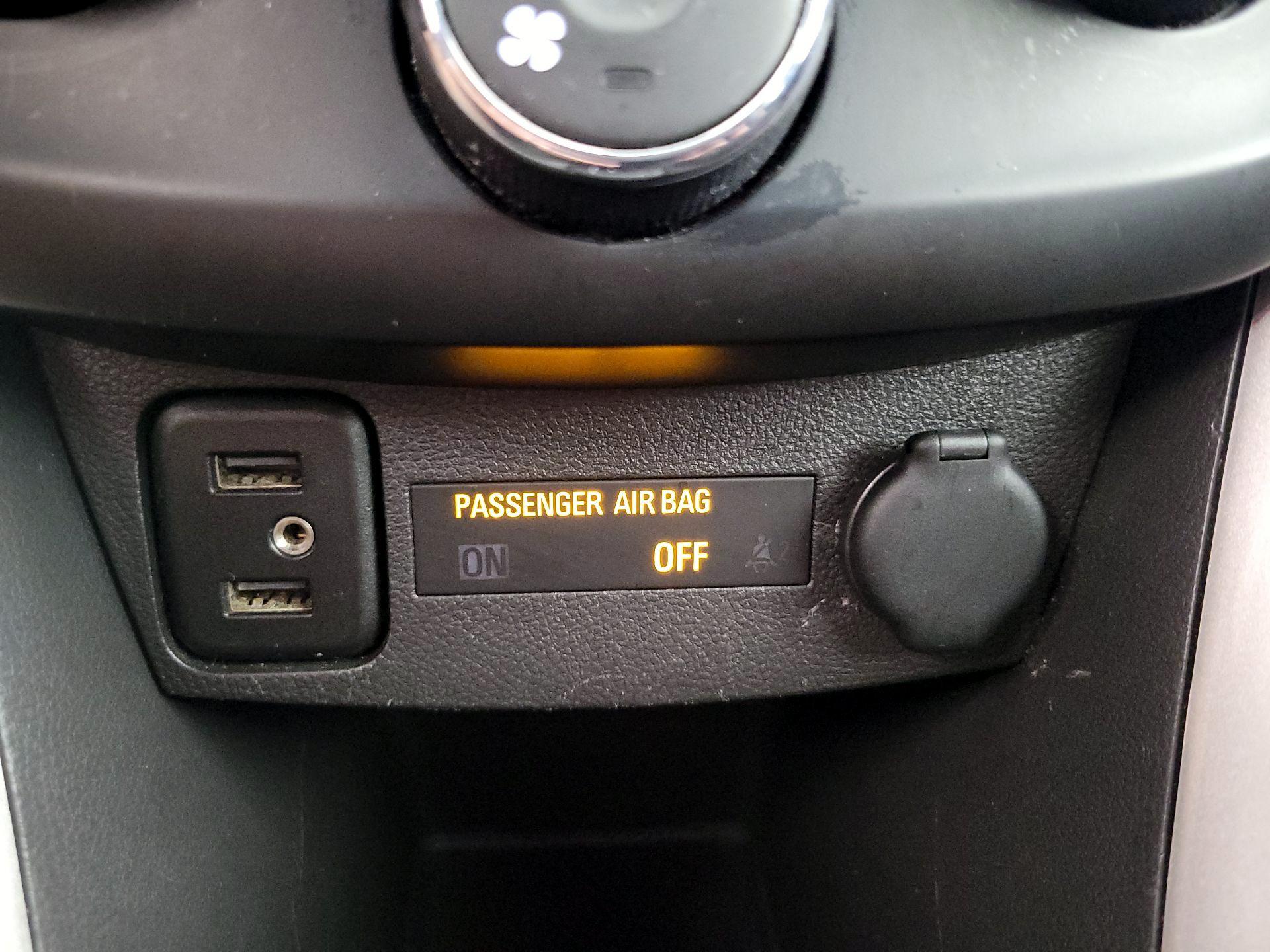 Thumbnail: 2020 Chevrolet Trax - 18