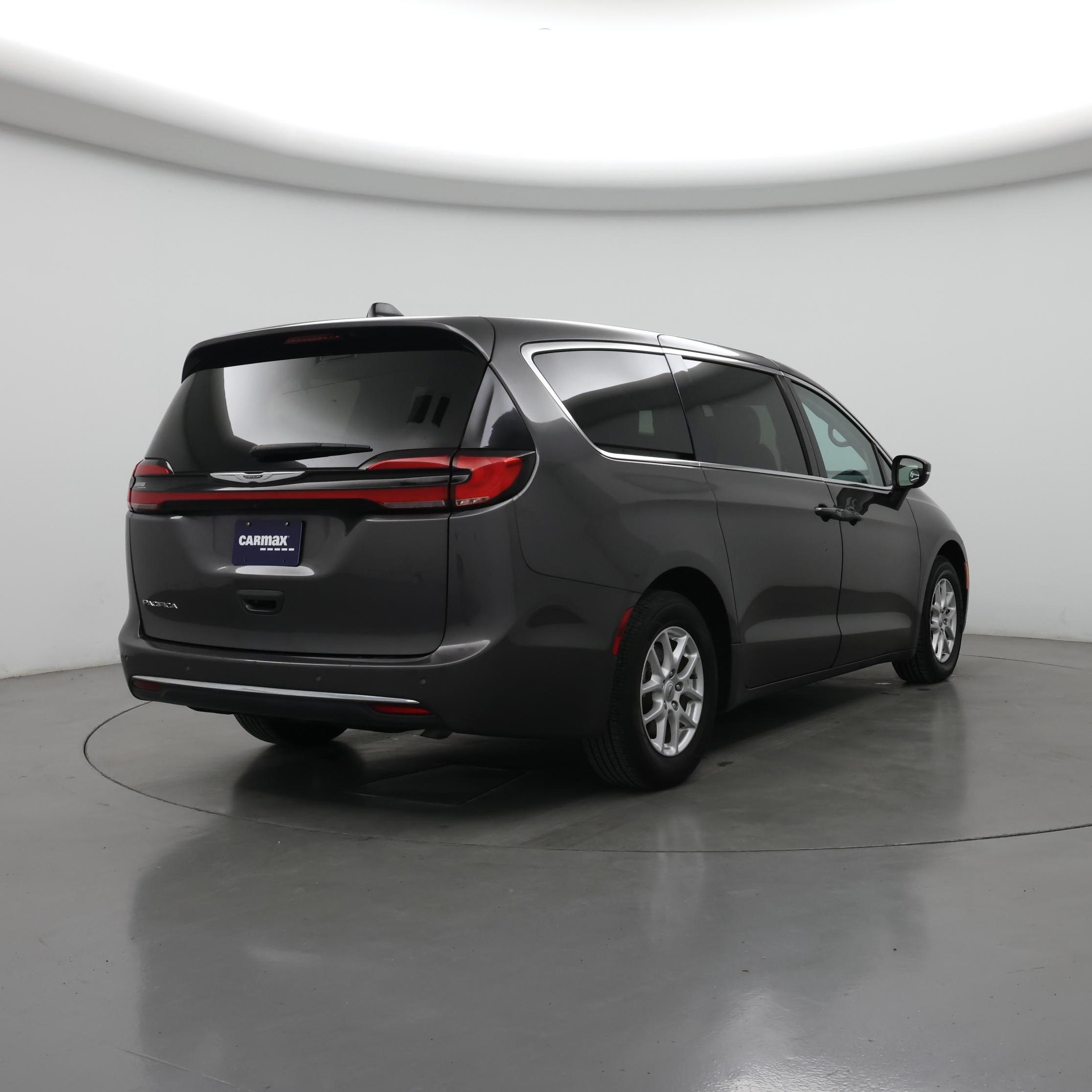 Thumbnail: 2023 Chrysler Pacifica - 8