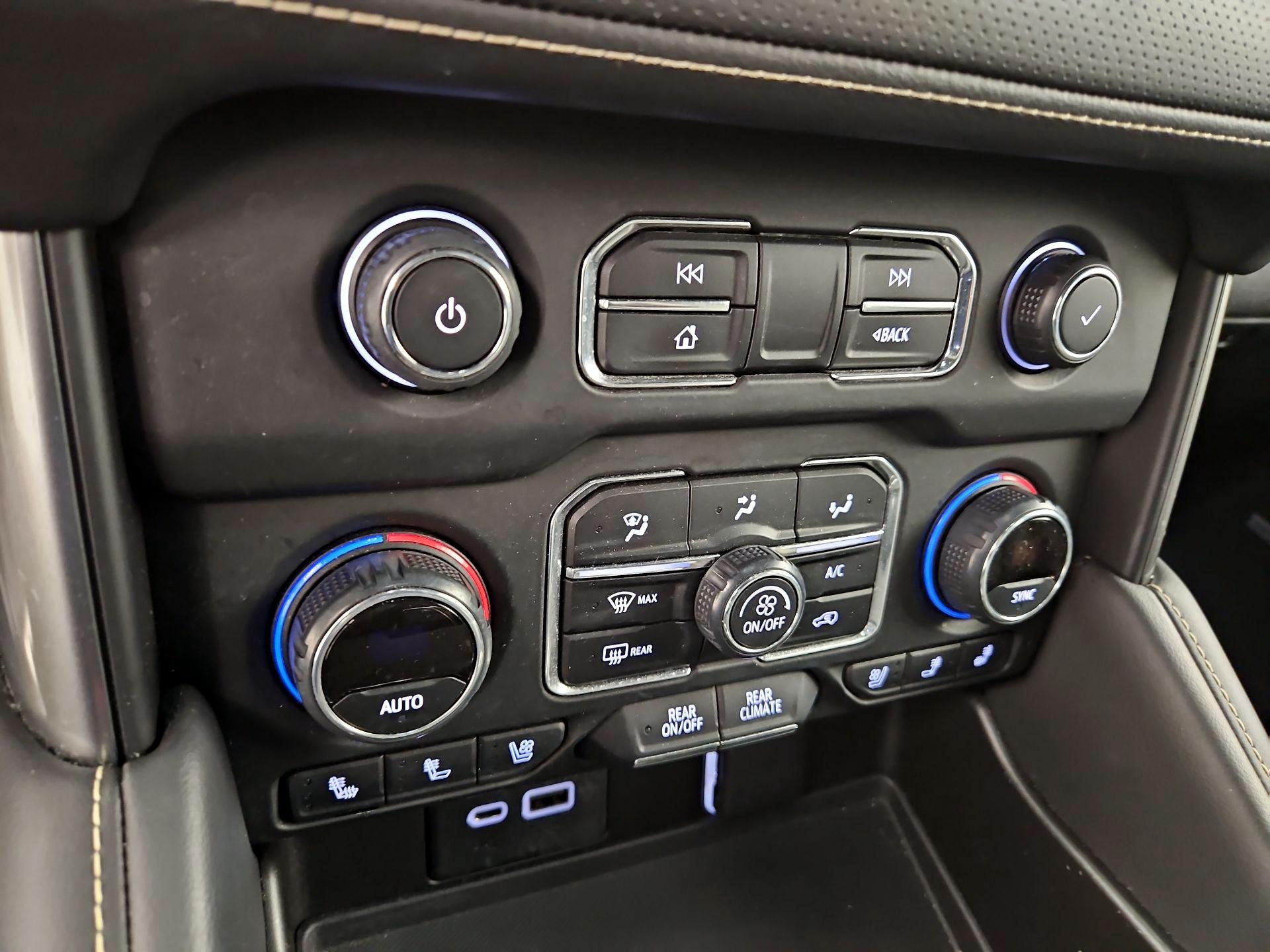 Thumbnail: 2021 Chevrolet Suburban - 17