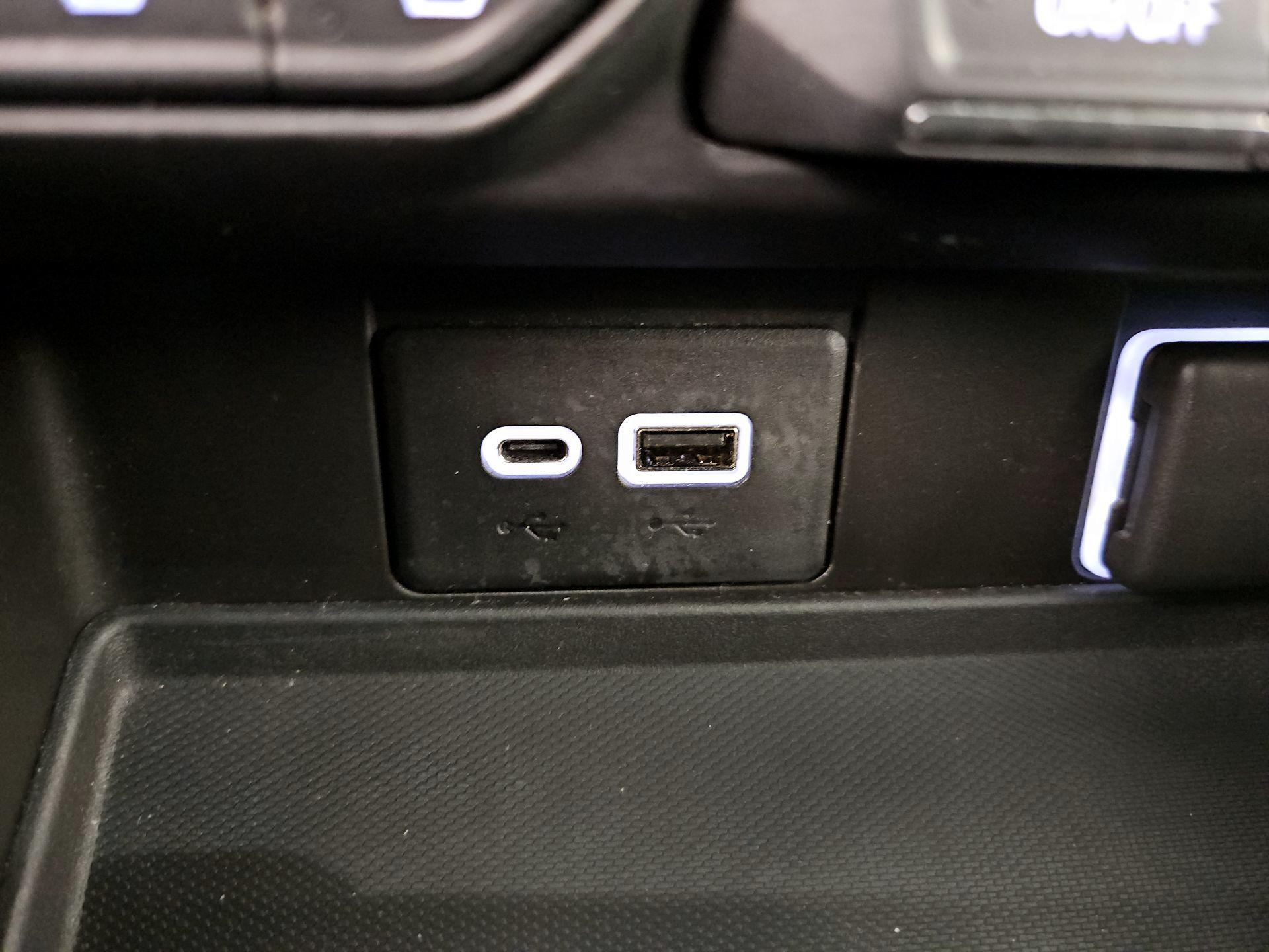 Thumbnail: 2021 Chevrolet Suburban - 19