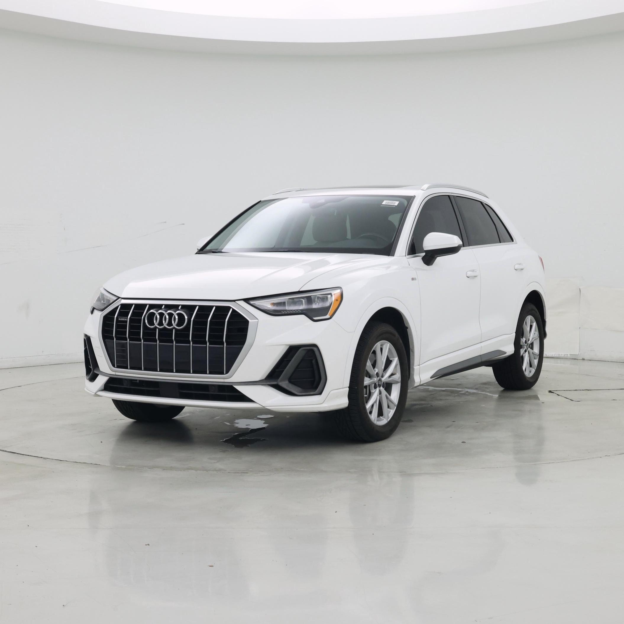 Thumbnail: 2021 Audi Q3 - 4