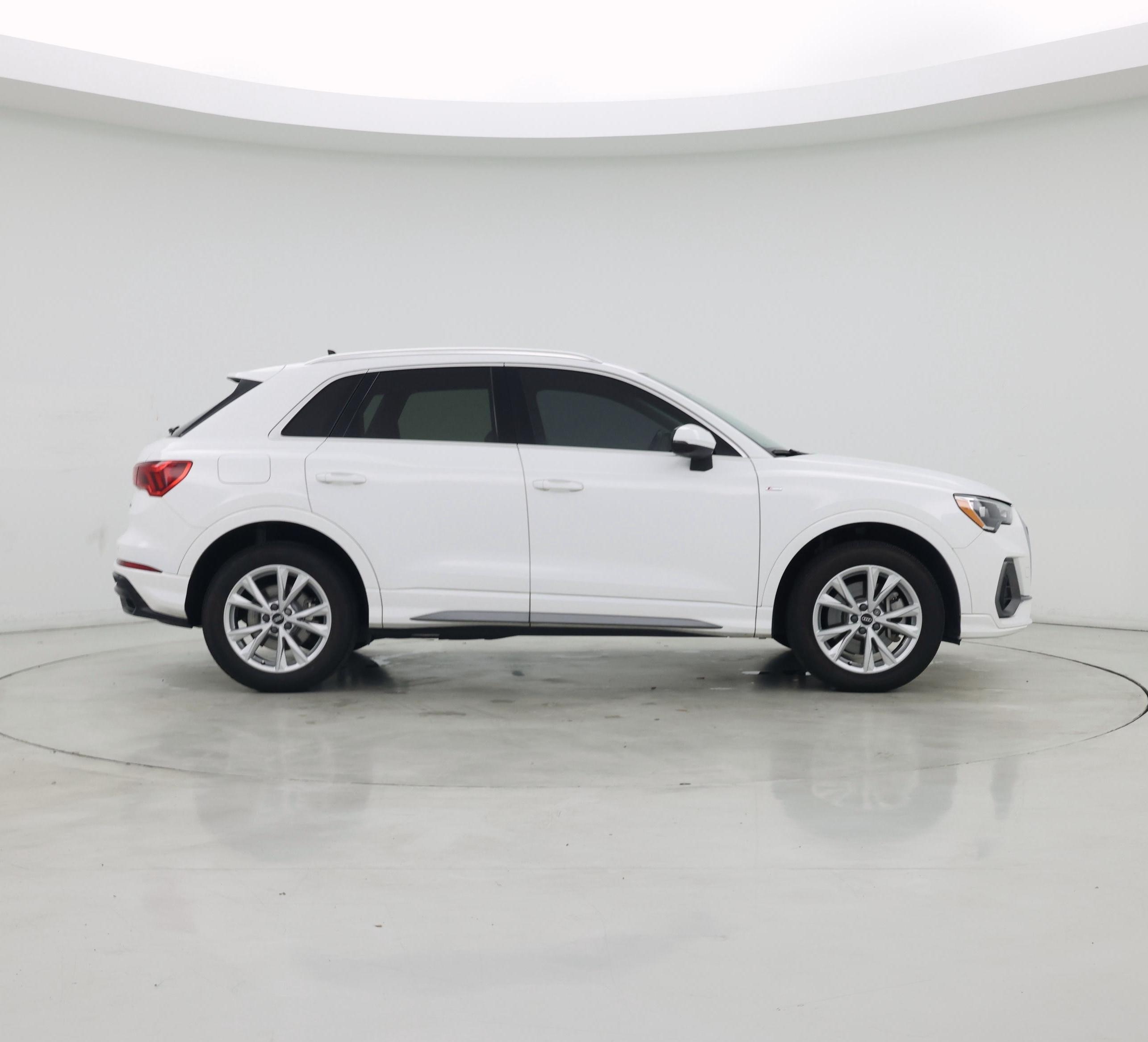 Thumbnail: 2021 Audi Q3 - 7