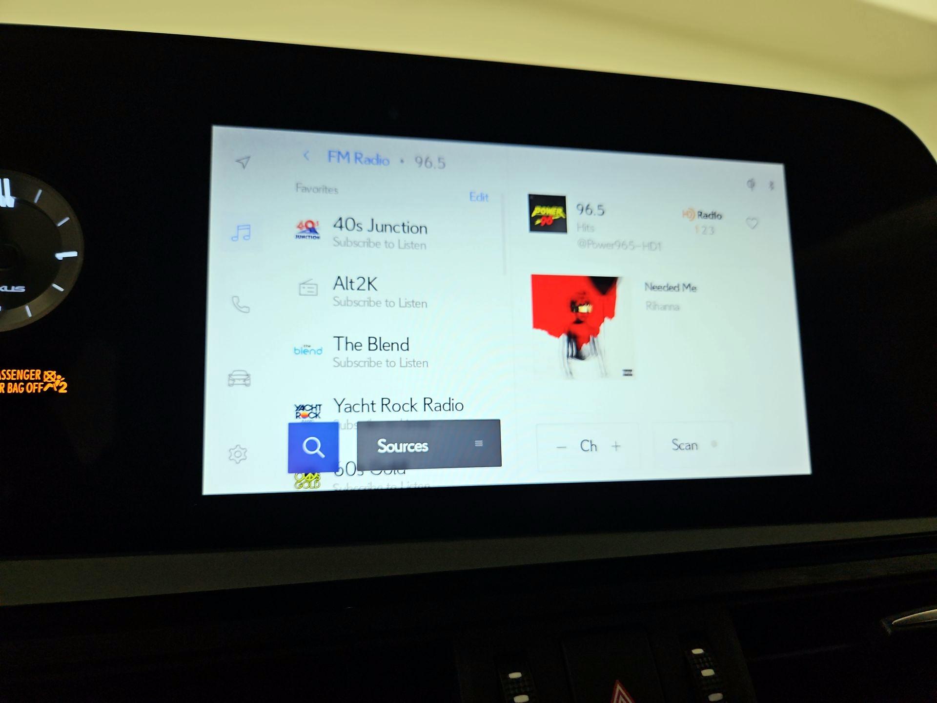 Thumbnail: 2023 Lexus ES - 16