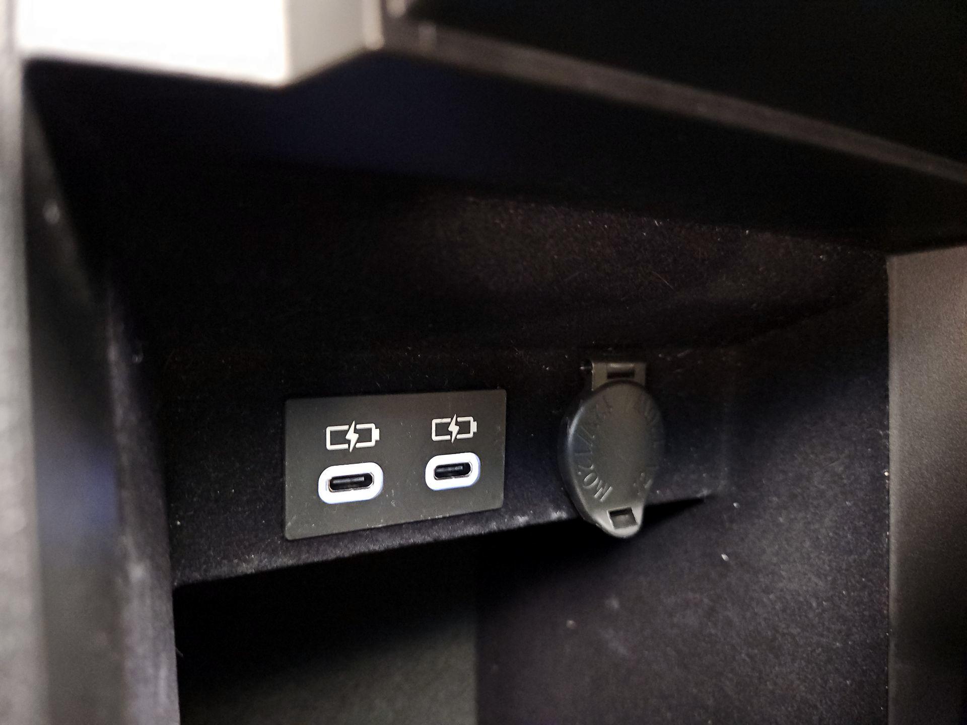 Thumbnail: 2023 Lexus ES - 19