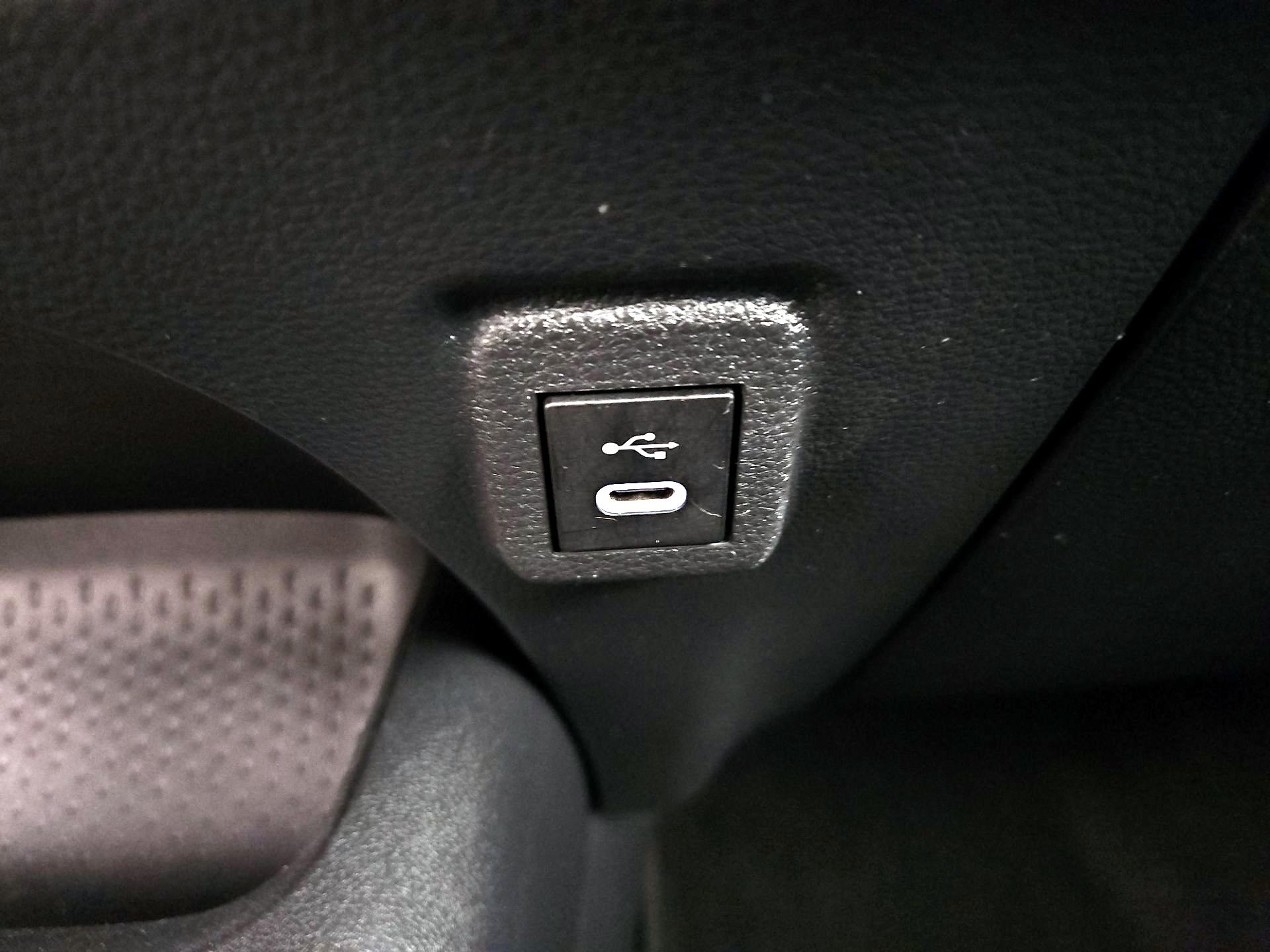 Thumbnail: 2023 Toyota Corolla - 18